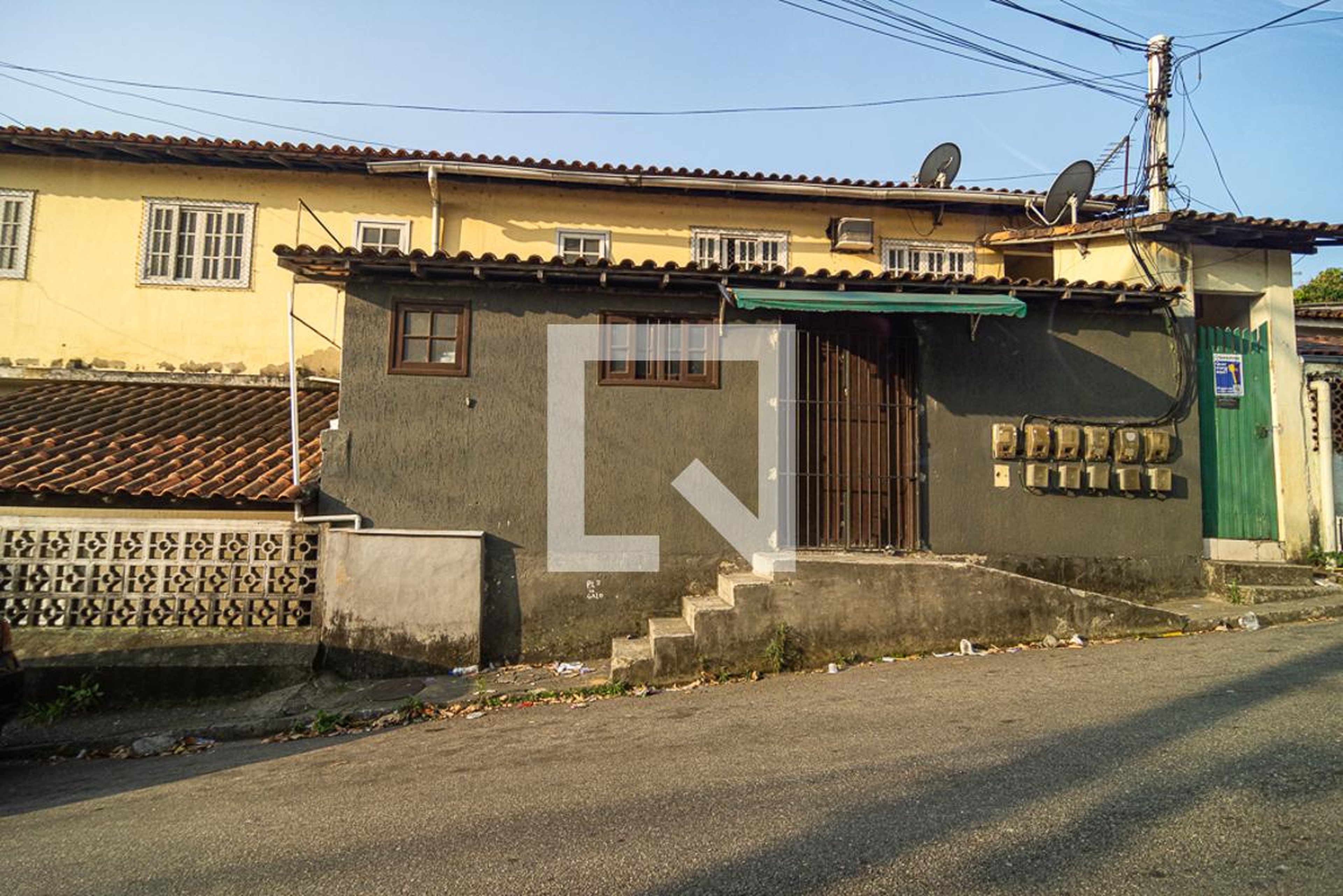 Fachada Condomínio em Estr. Caetano Monteiro, 1224