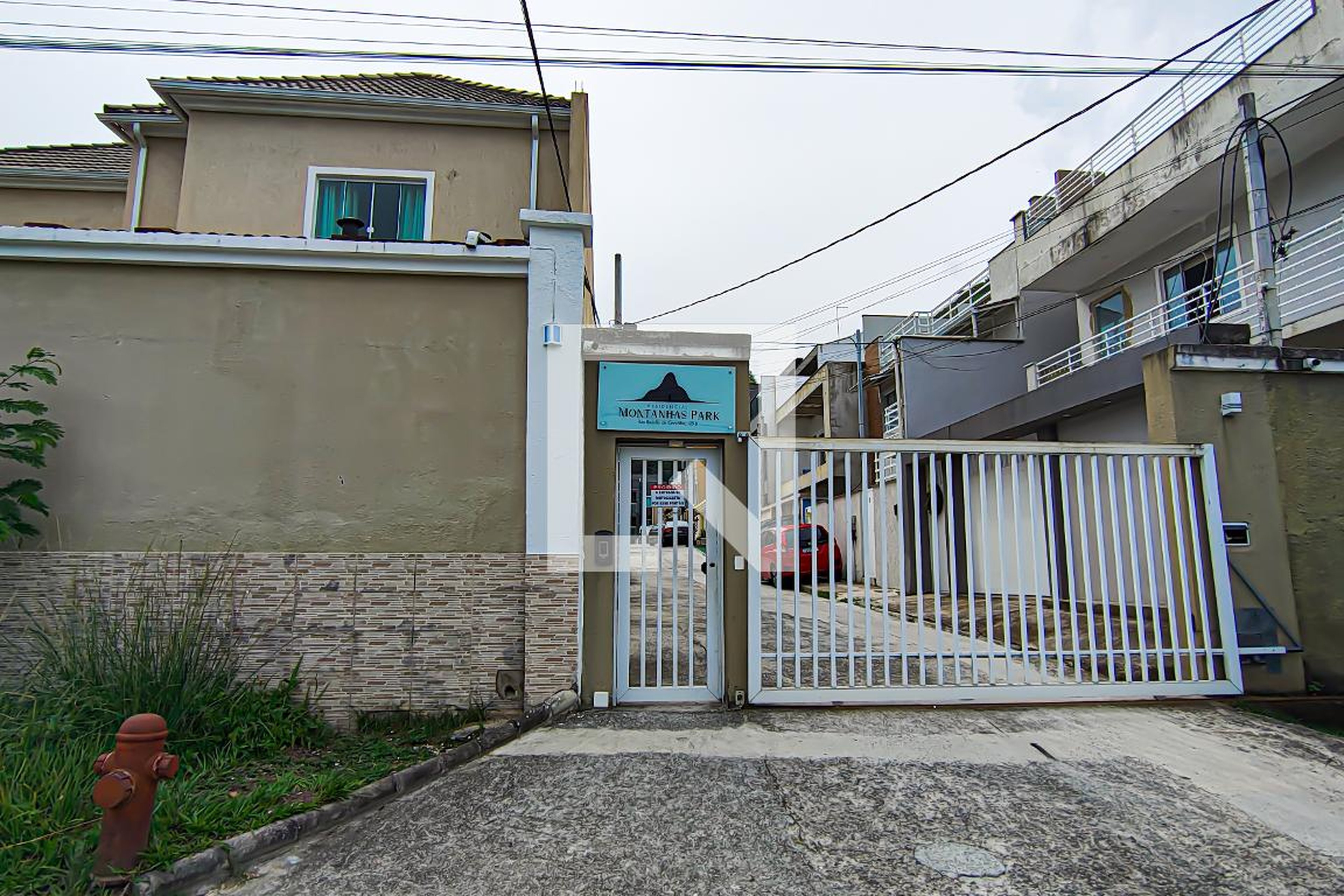 fachada Condomínio em Rua Rodolfo Carvalho, 125