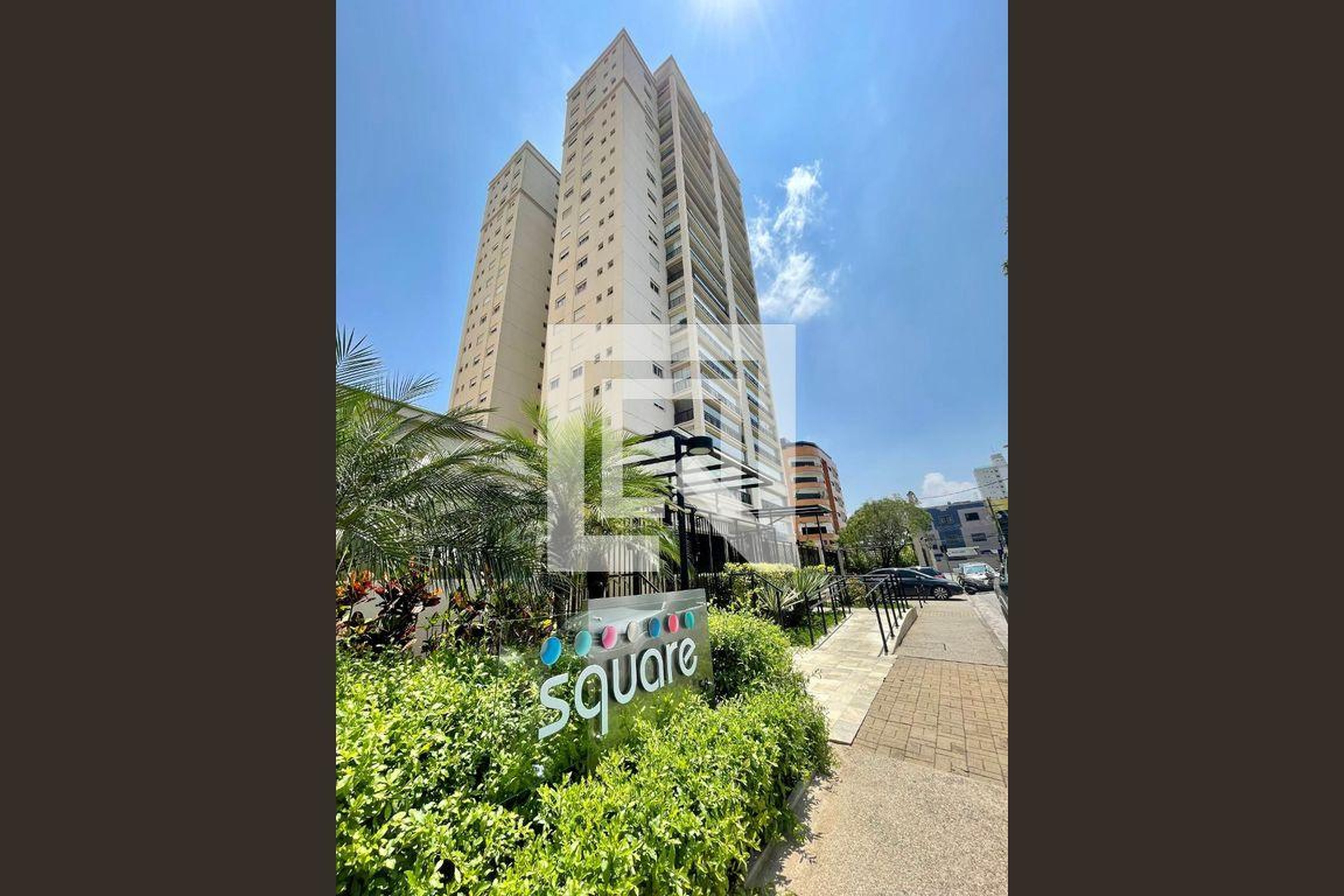 Fachada do Condomínio Condomínio Square