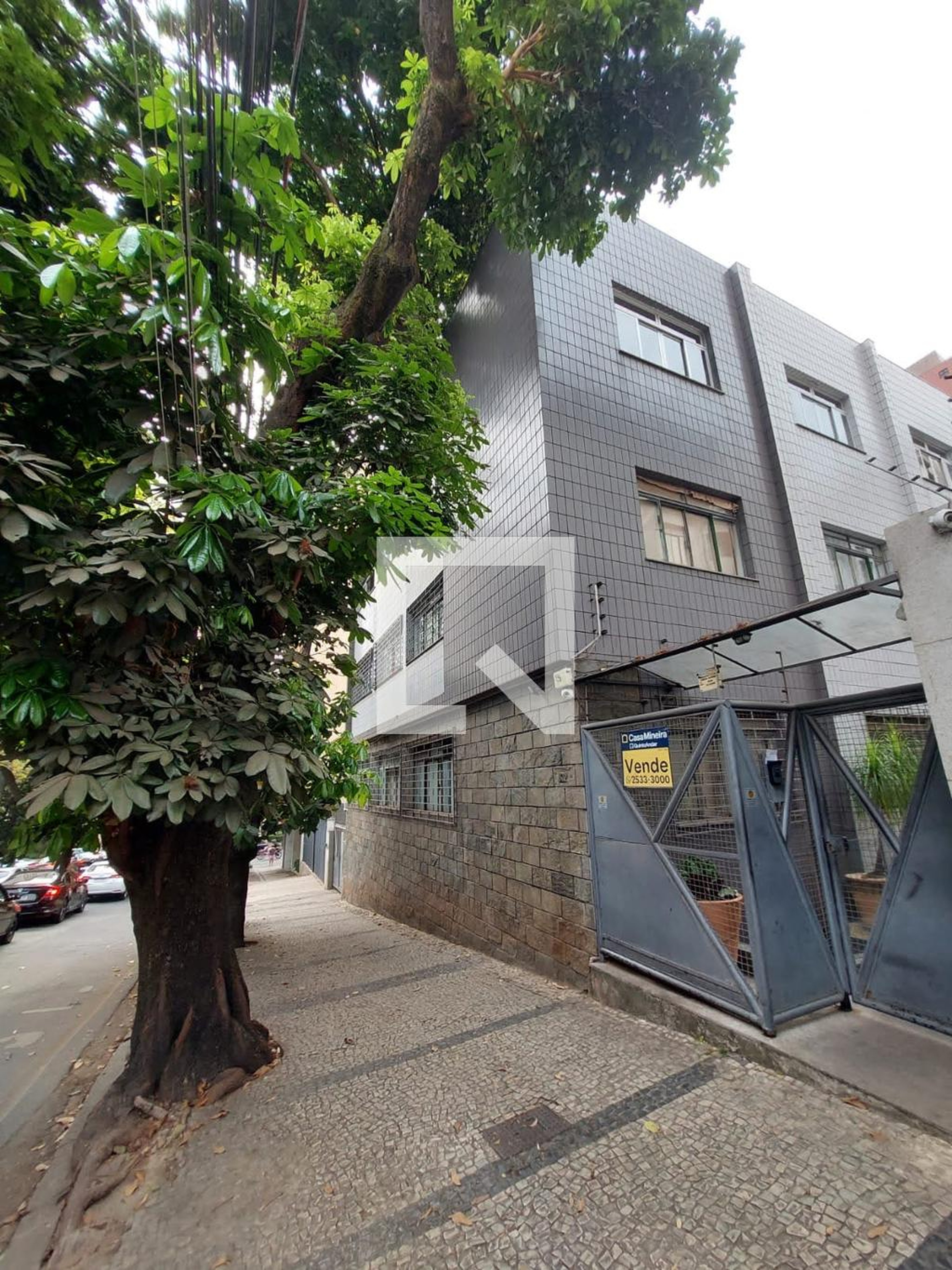 Fachada Condomínio em Rua Santa Rita Durão, 632