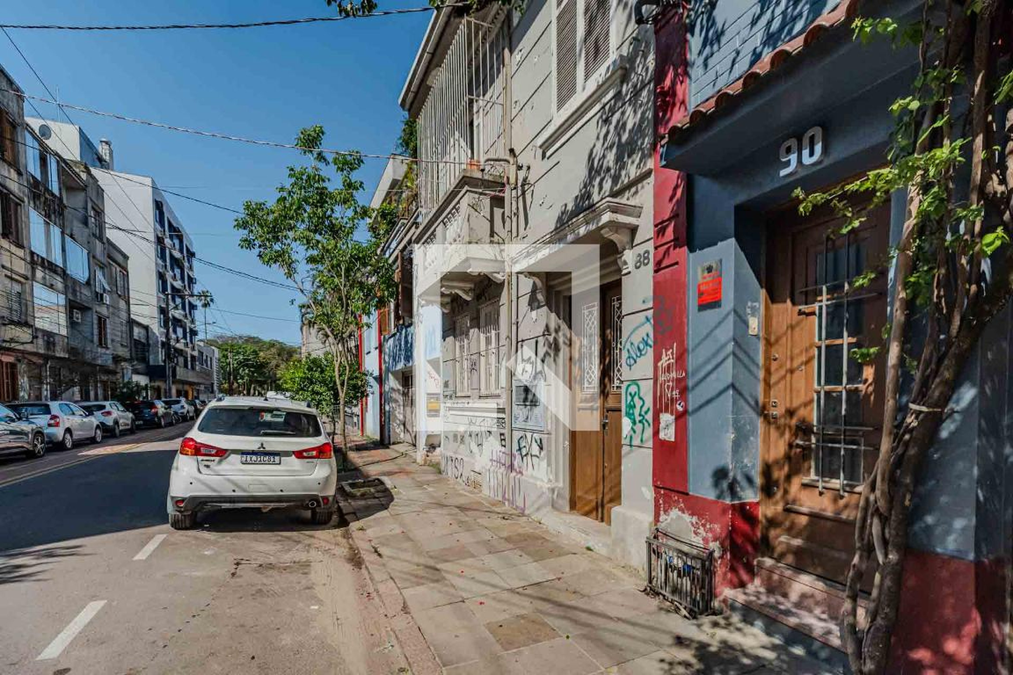 Fachada Condomínio em Rua Lopo Gonçalves, 90