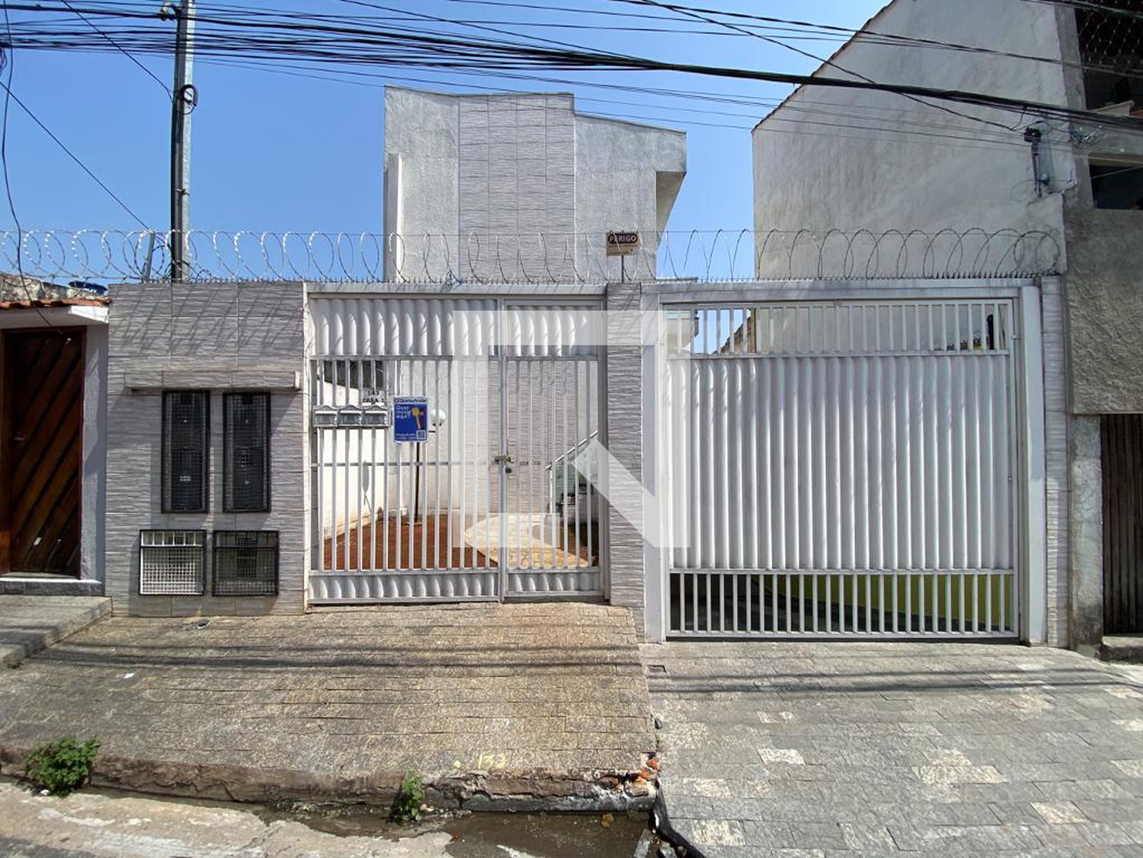 Fachada Condomínio em Rua Olga Marinovic Doro, 143