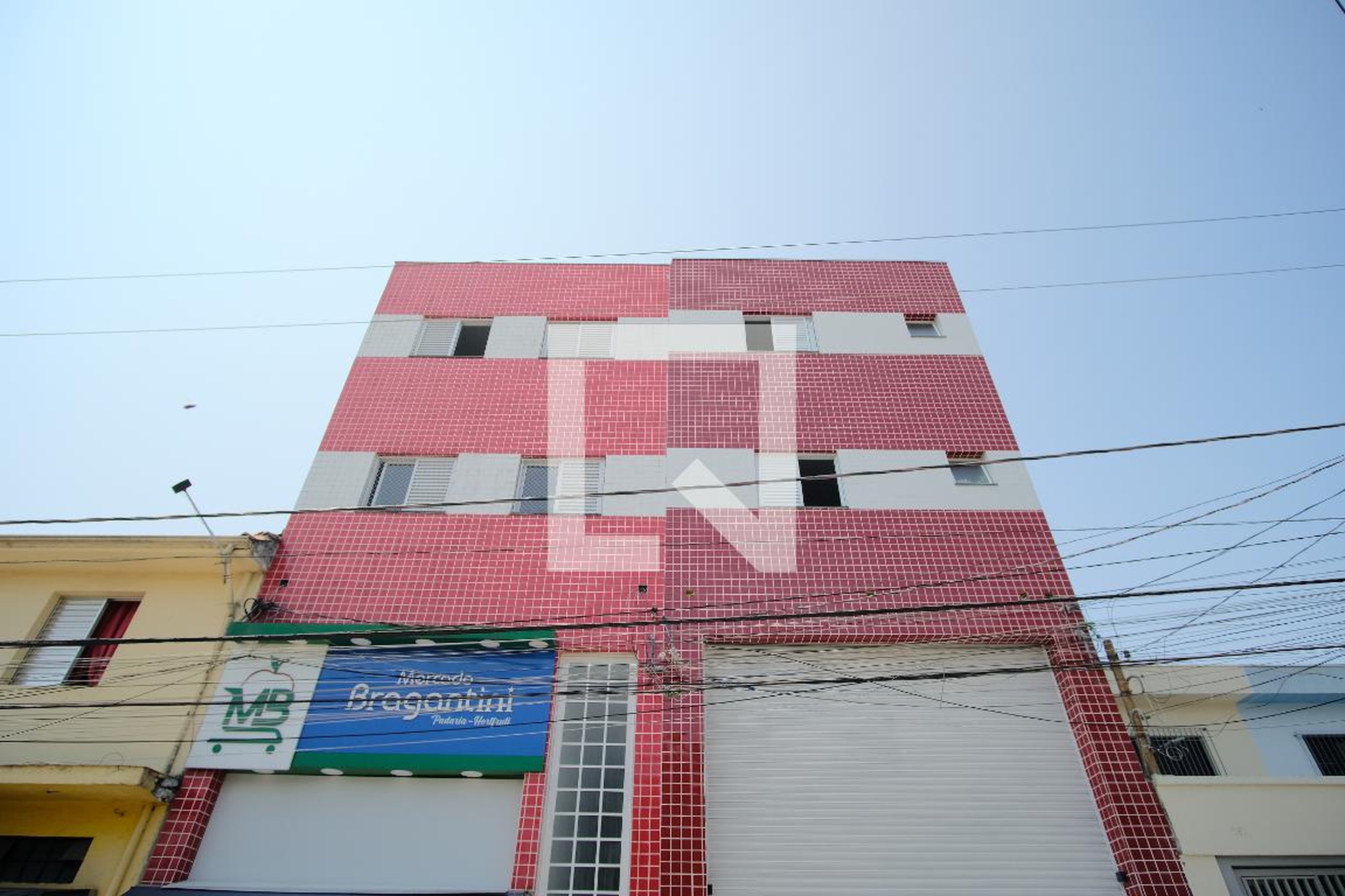 Fachada Condomínio em Rua Pedro Voss, 161