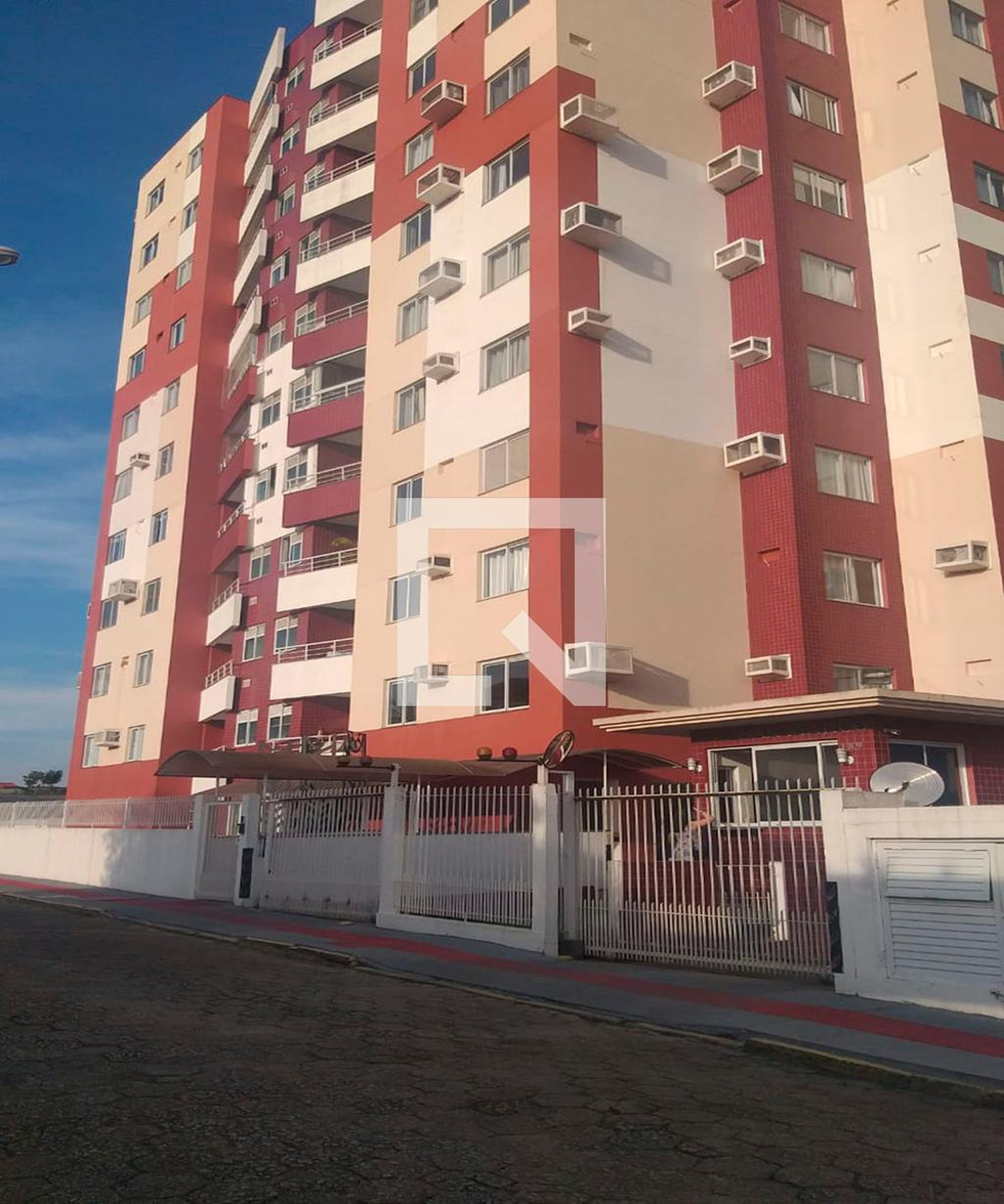 Fachada Condomínio em Rua Bom Pastor, 182