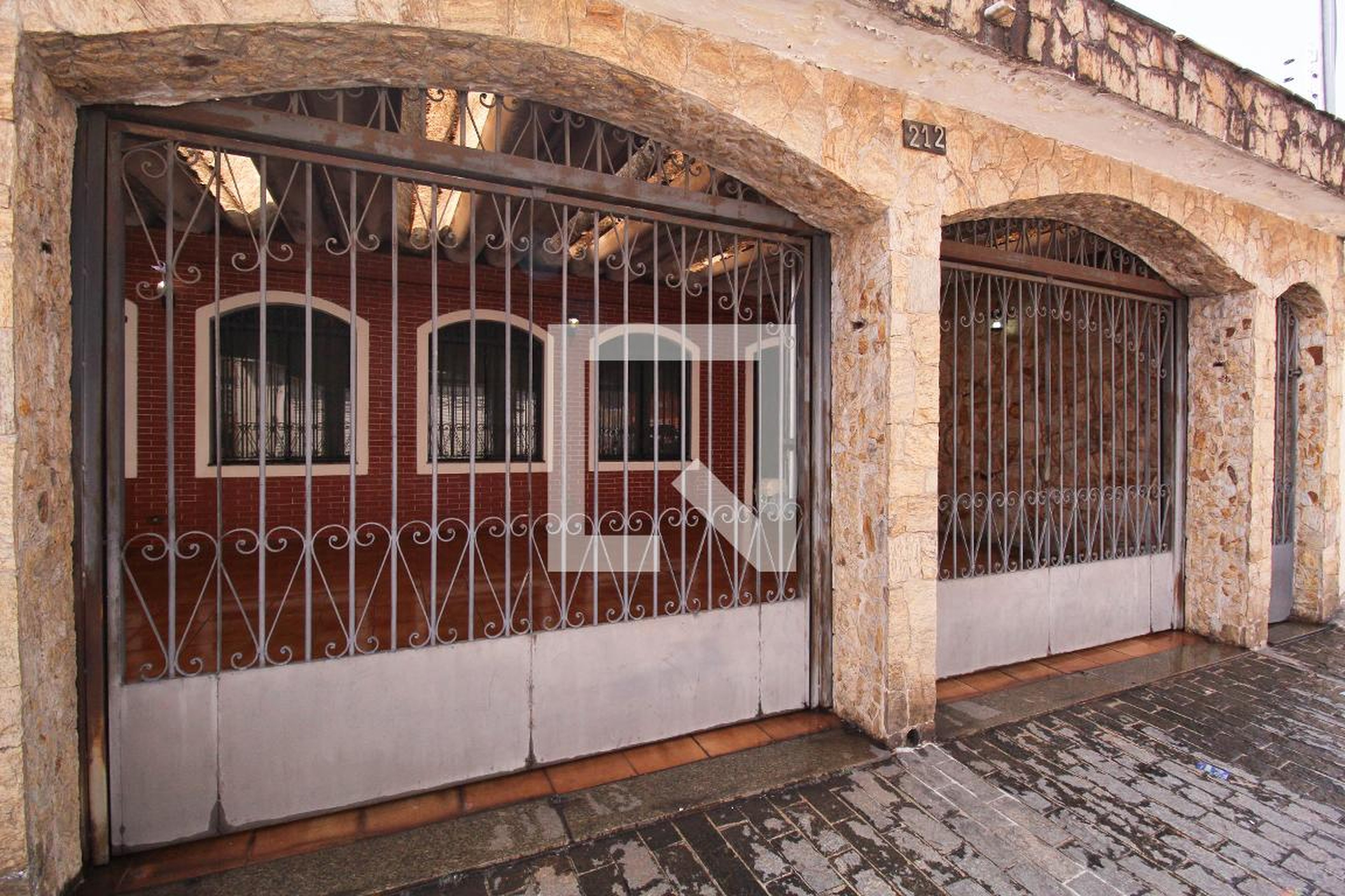 Fachada Condomínio em Rua Salvador Fiordelisio, 212