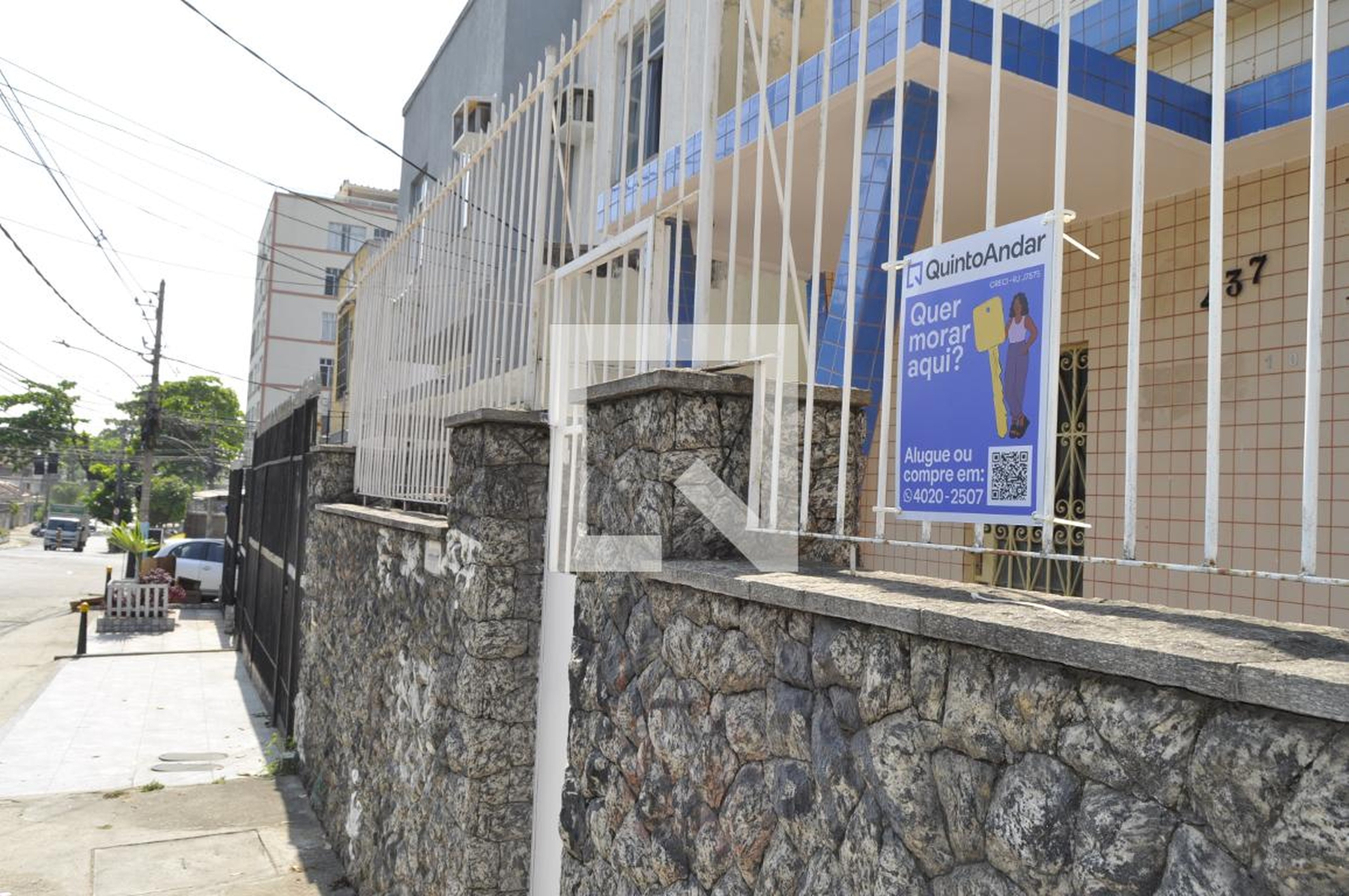 Fachada Condomínio em Rua Fernando Esquerdo, 437