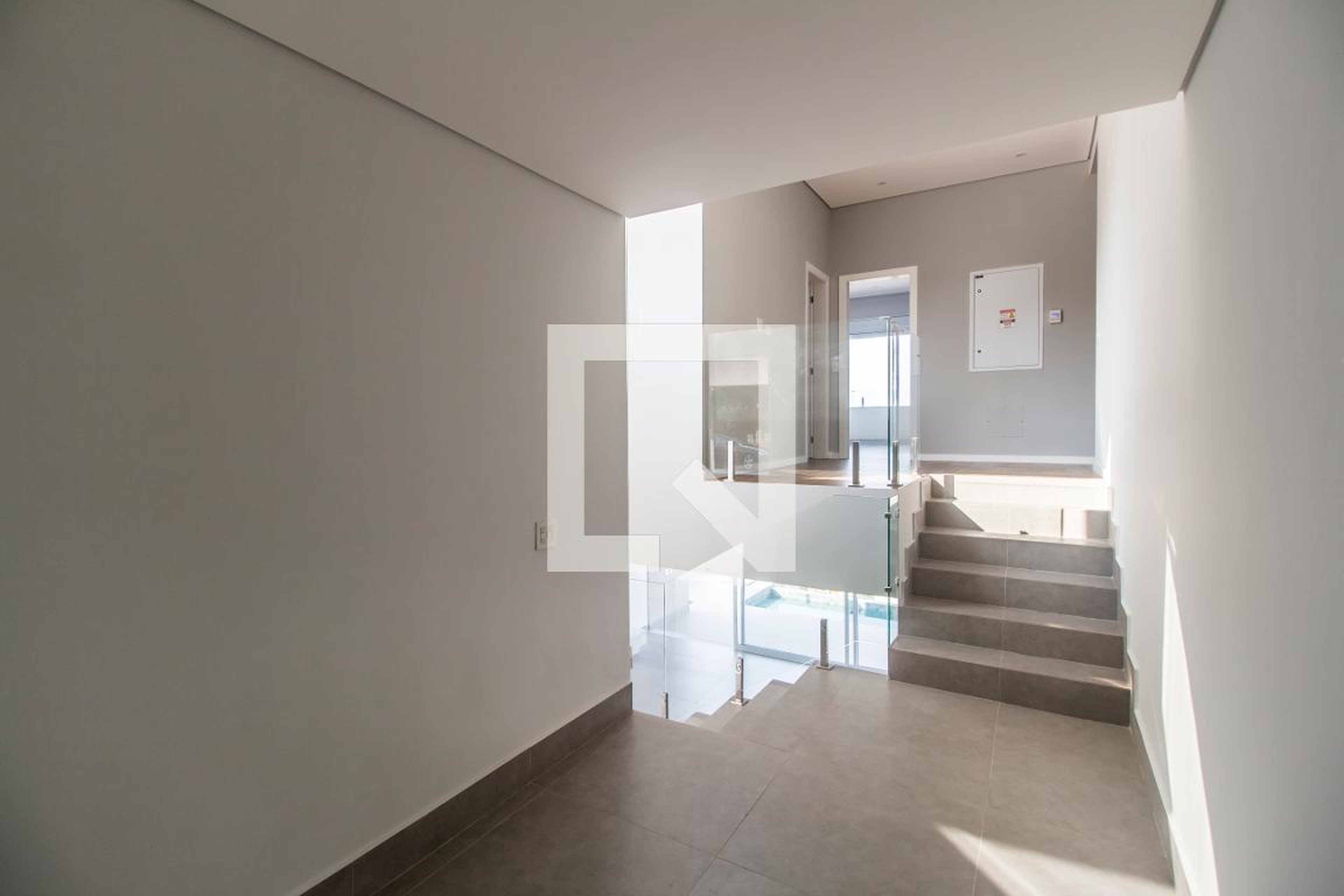 Hall de entrada Condomínio em Calçada Valê da Lua, 100