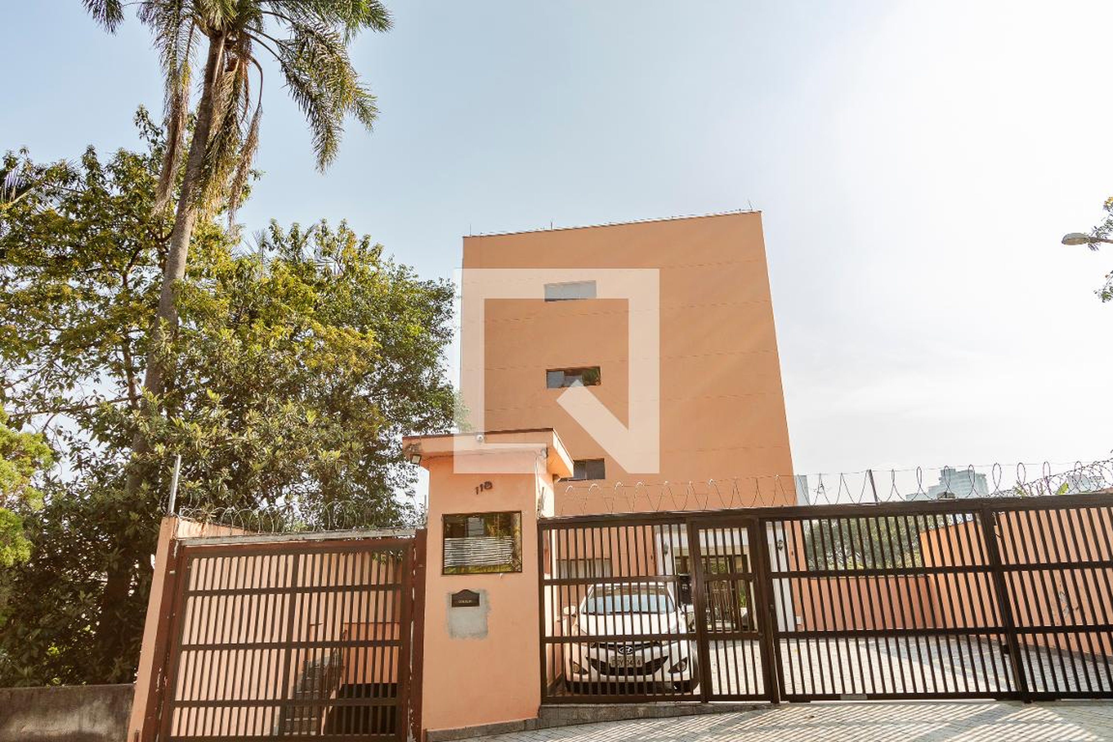 Fachada Condomínio Eneida