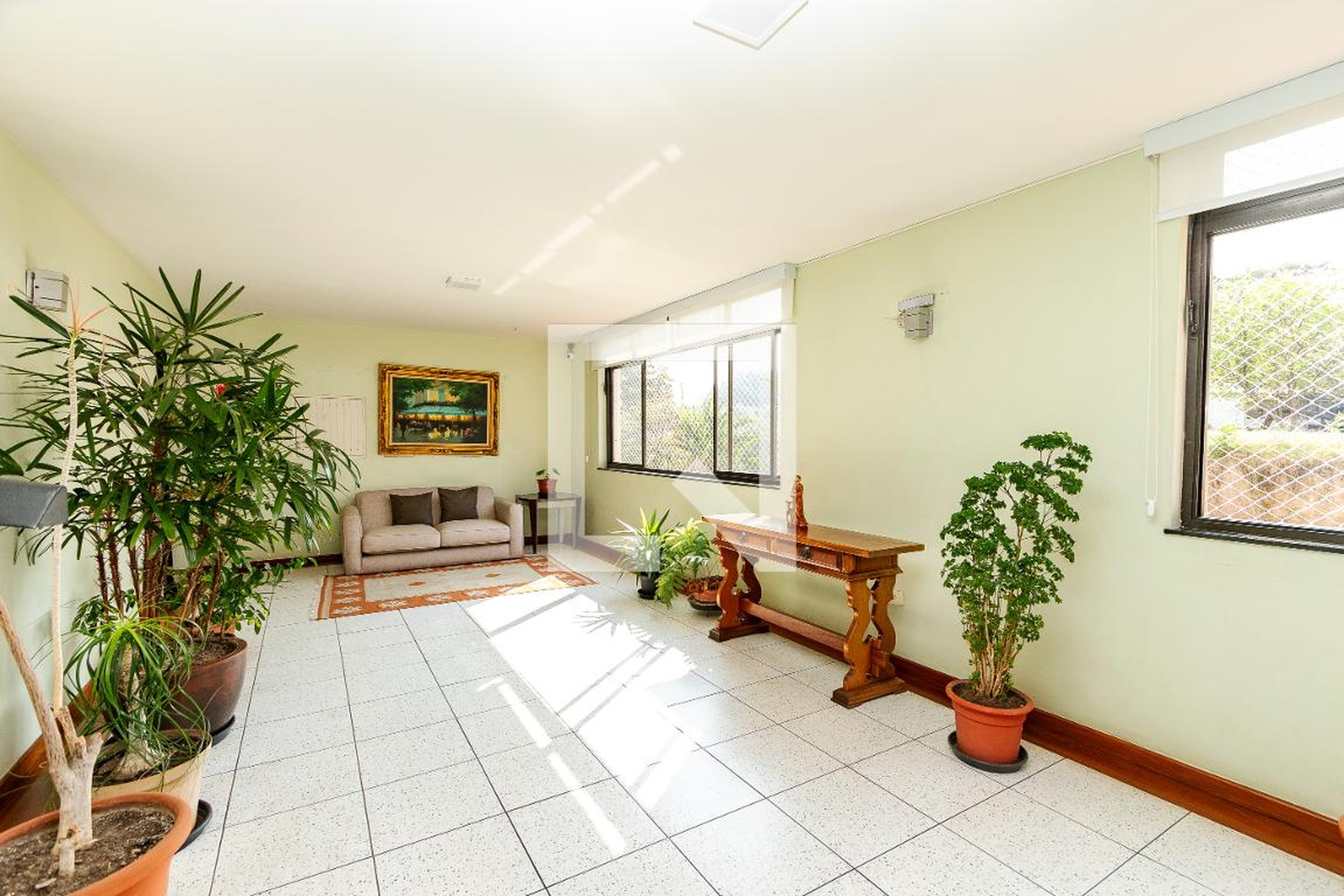 Hall de Entrada - Eneida