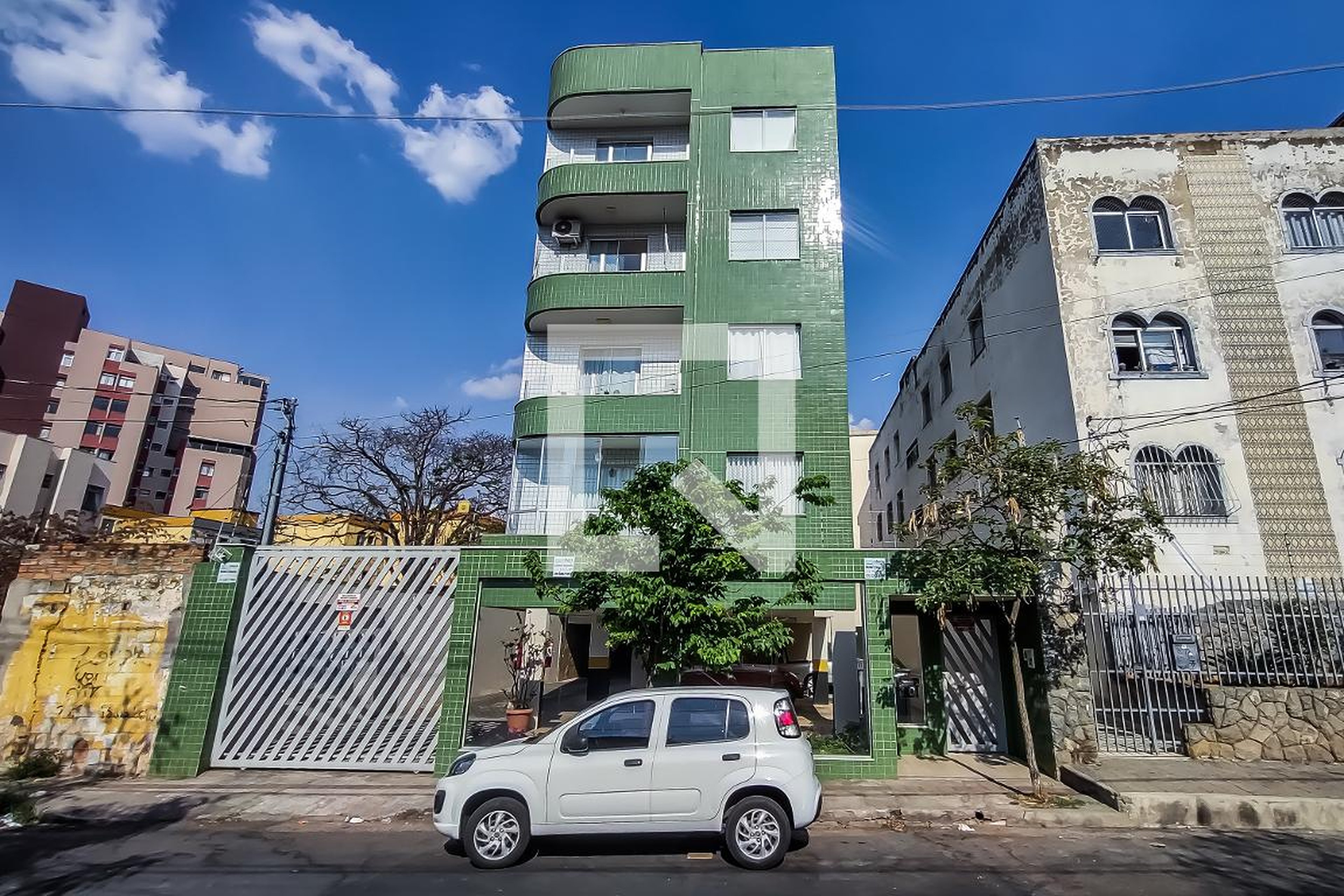 Fachada Condomínio em Rua Domingos Sávio, 70