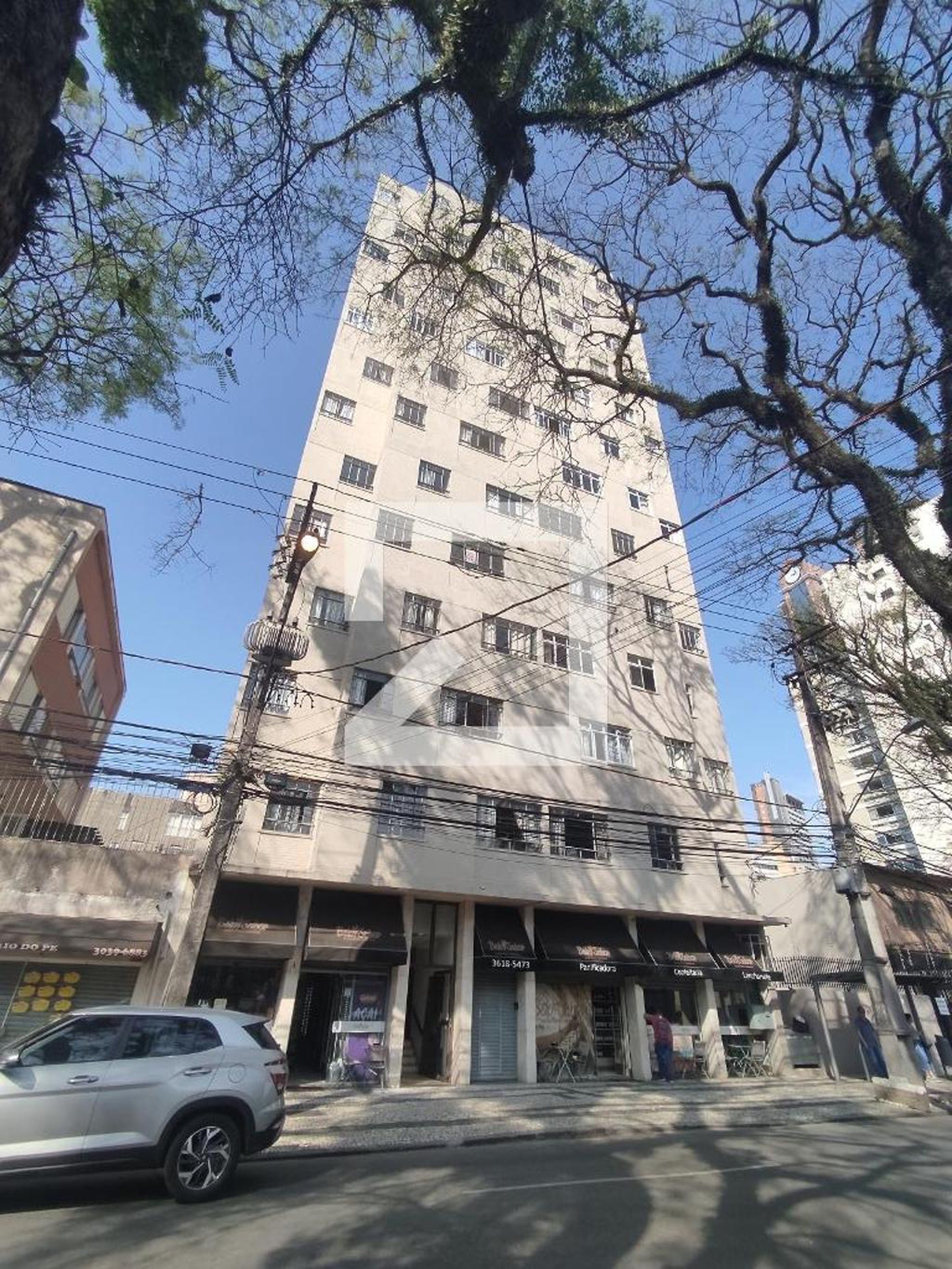 Fachada do prédio Condomínio em Rua Visconde do Rio Branco, 1171