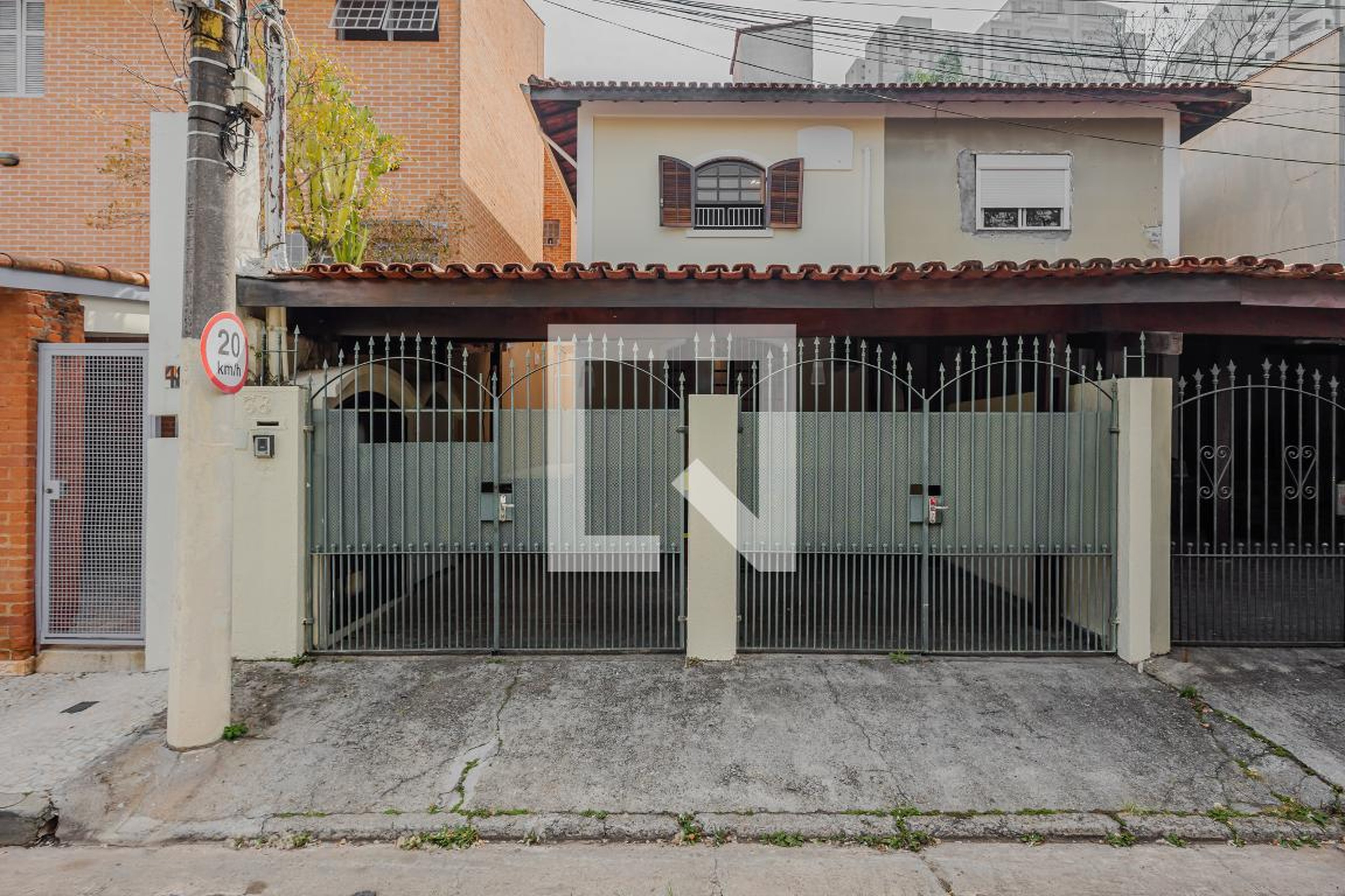 Fachada Condomínio em Rua Doutor Barachísio Lisboa, 38