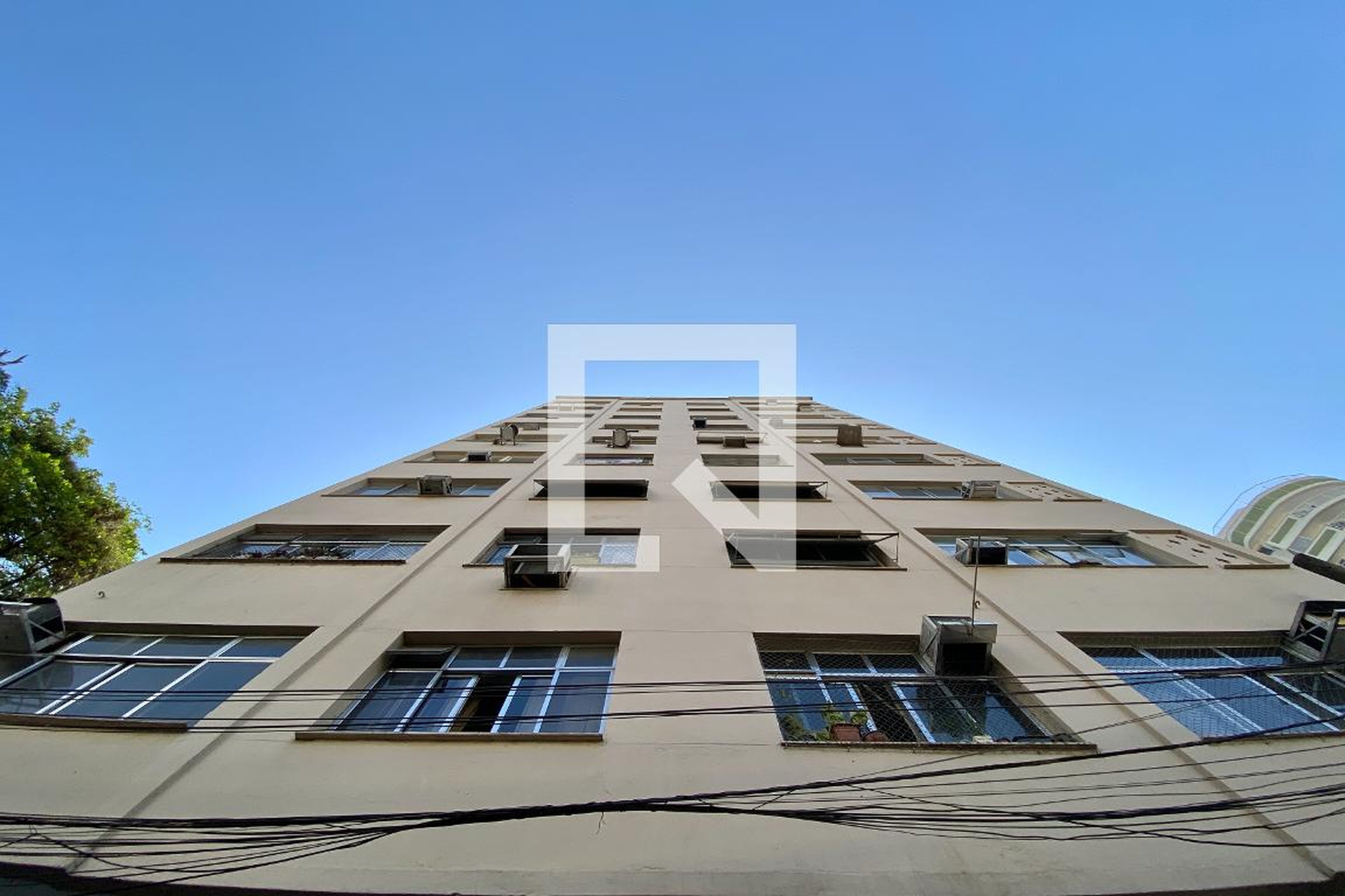 Fachada Condomínio em Rua Bento Lisboa, 140