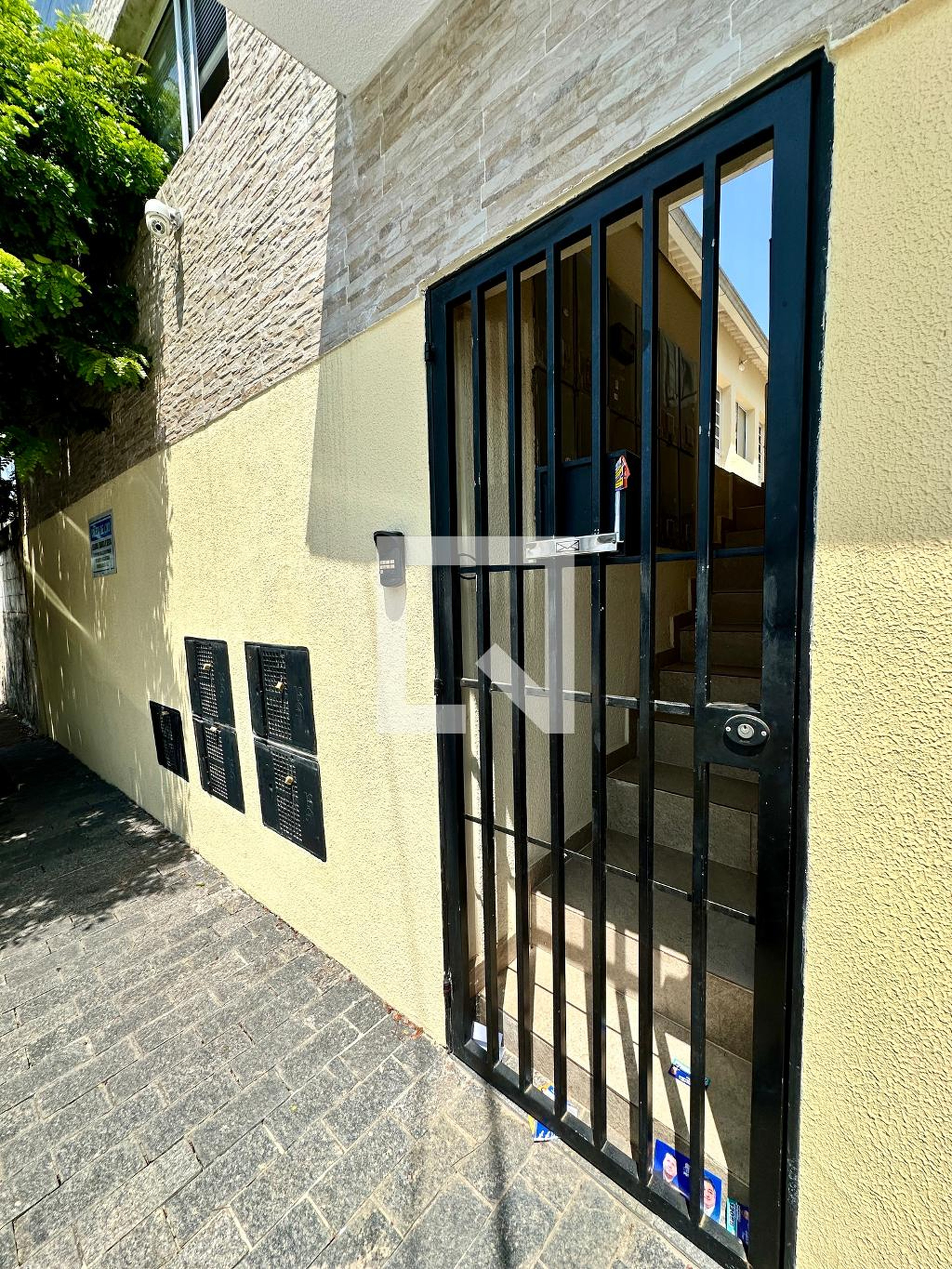 Fachada Condomínio em Rua Guaratinguetá, 461