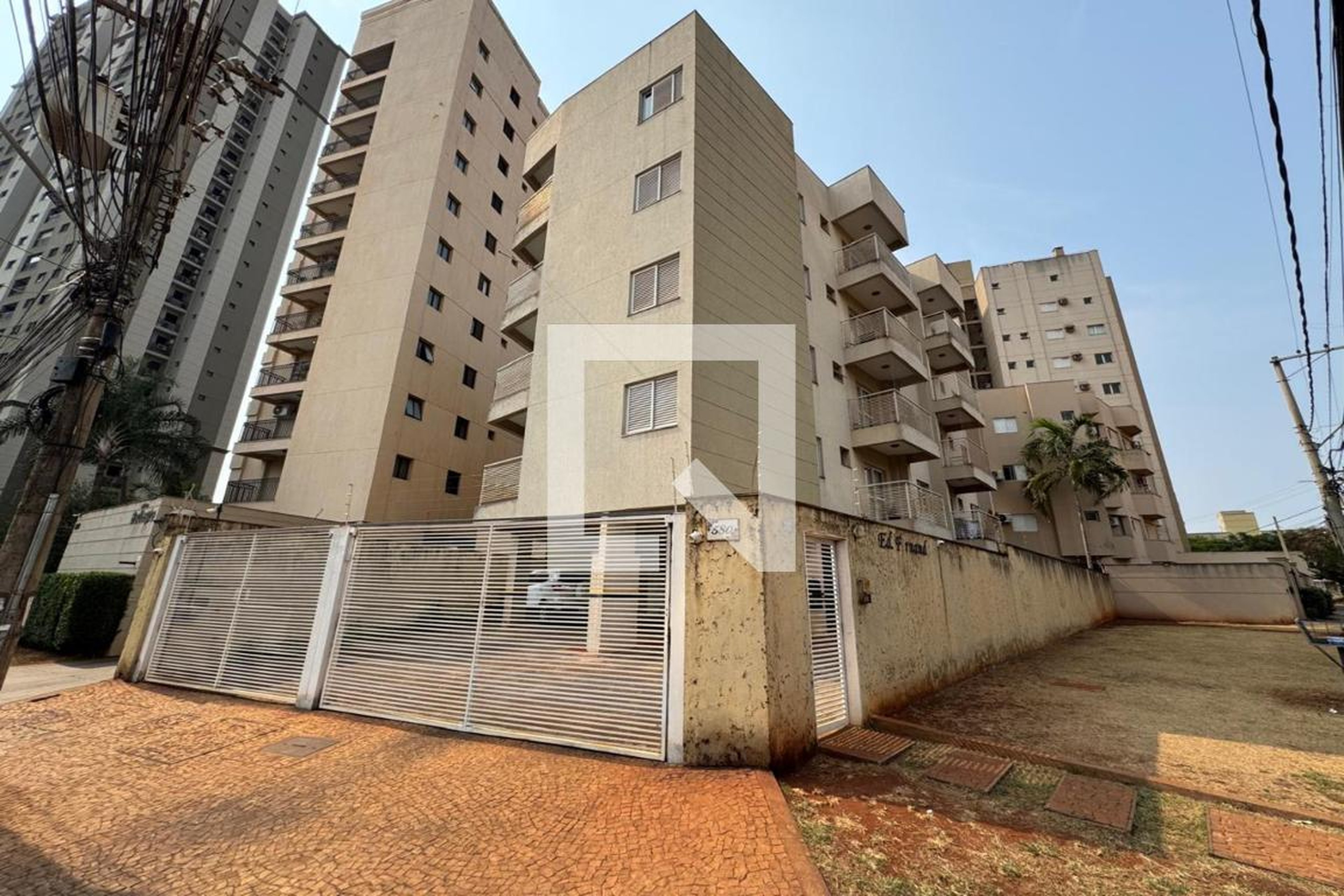 Fachada Condomínio em Rua Horácio Pessini, 580