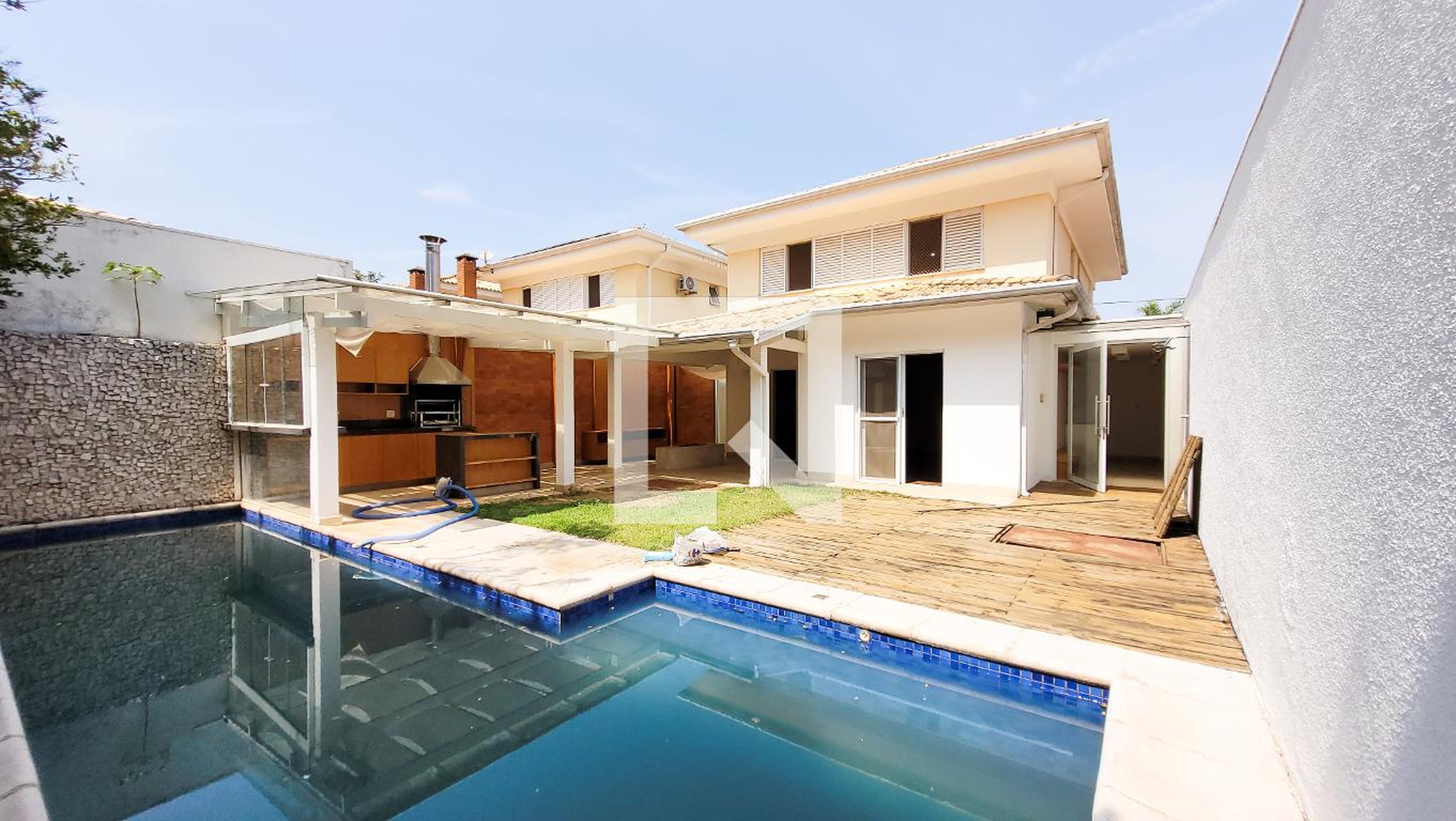 Piscina - Chateux de Notre Dame