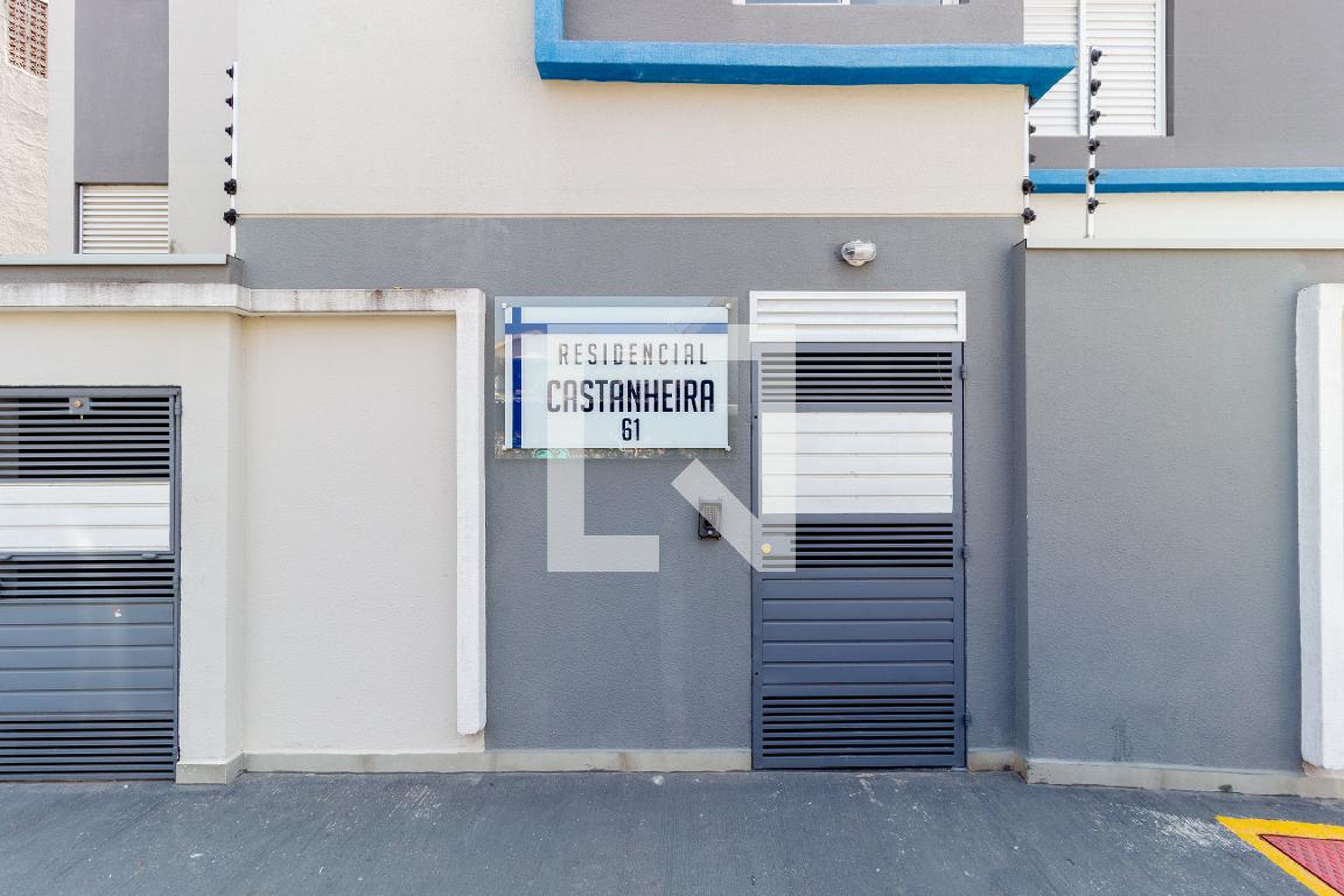 Fachada Condomínio em Rua Castanheira, 33