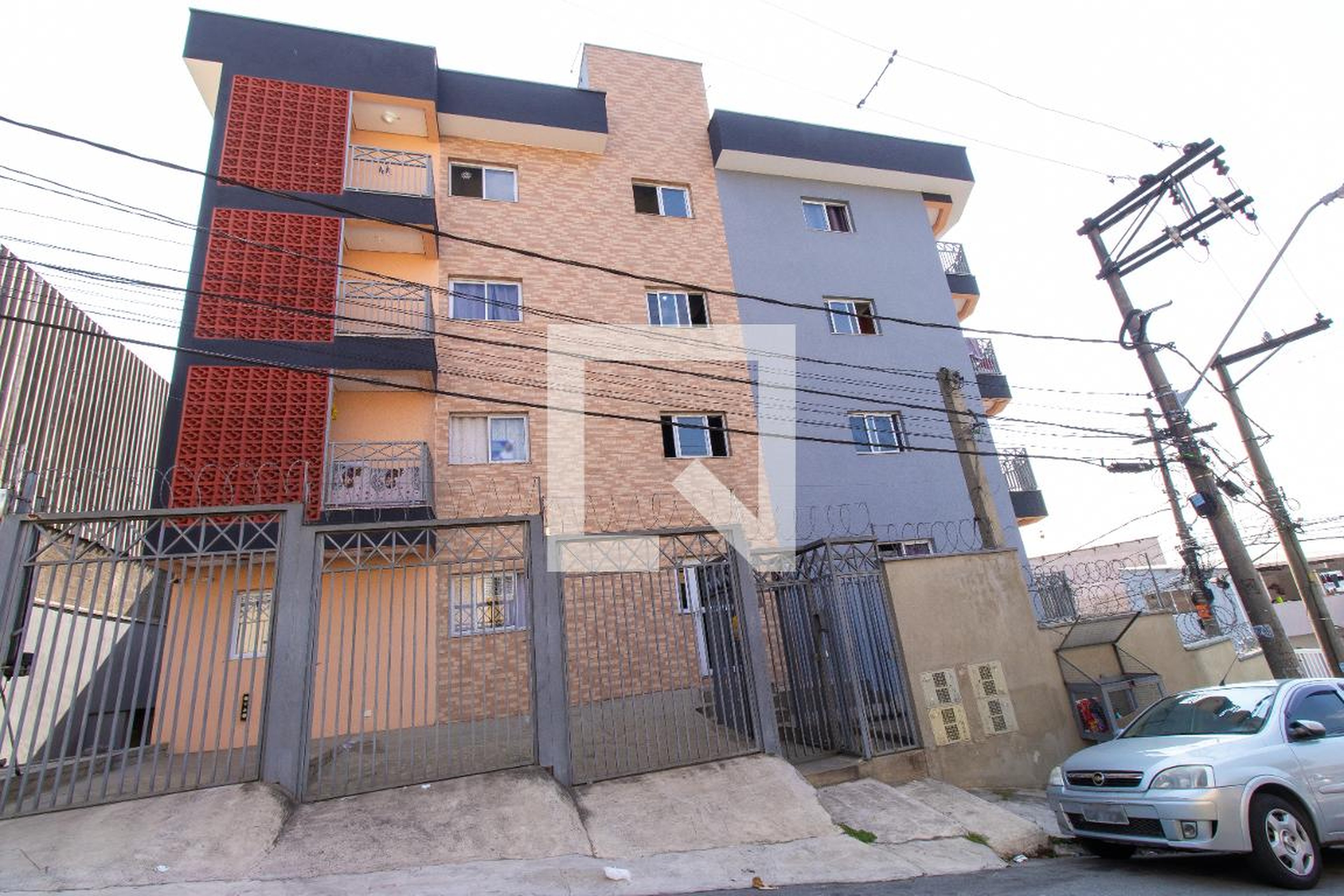 Fachada do Prédio Condomínio em Rua Ituverava, 145