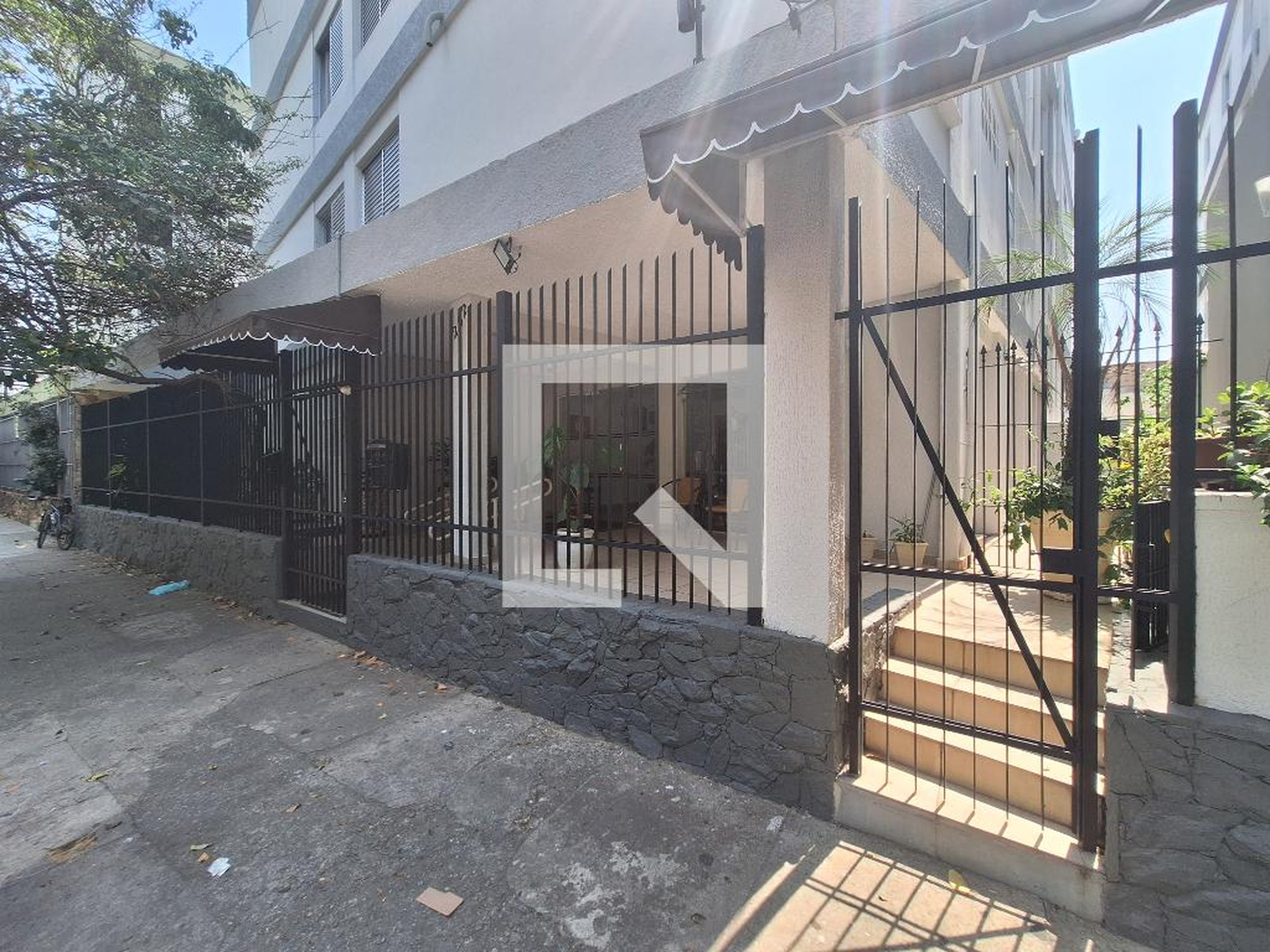 Fachada Condomínio em Rua Faustolo, 202