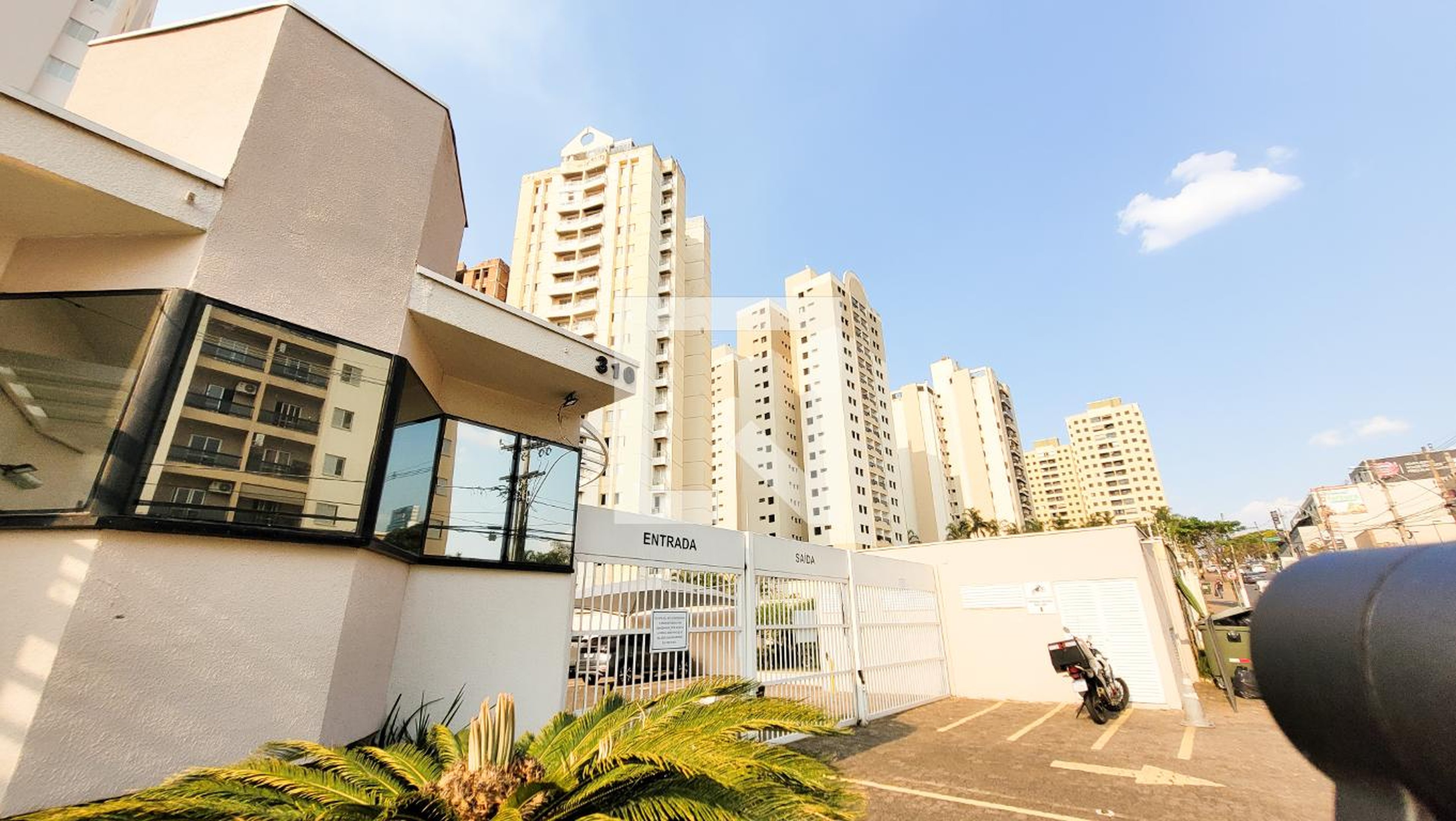 Fachada Condomínio Aldeia da Serra