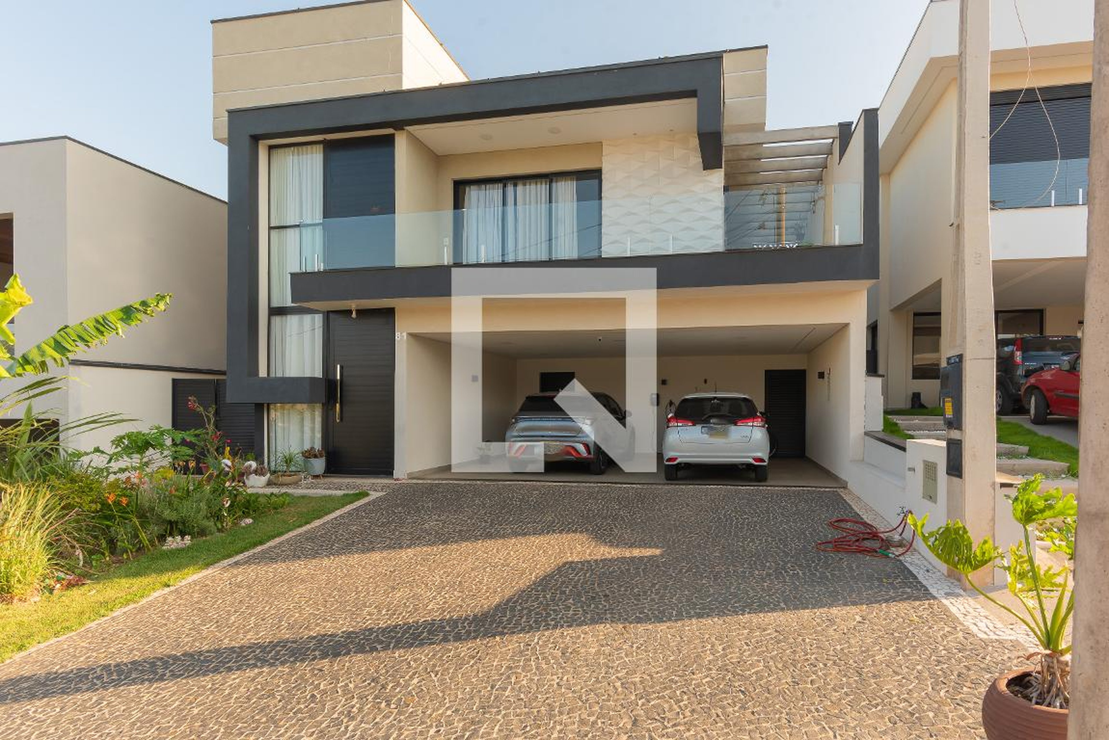 Fachada Condomínio em Rua Doutor Walter Bonaparte, 81