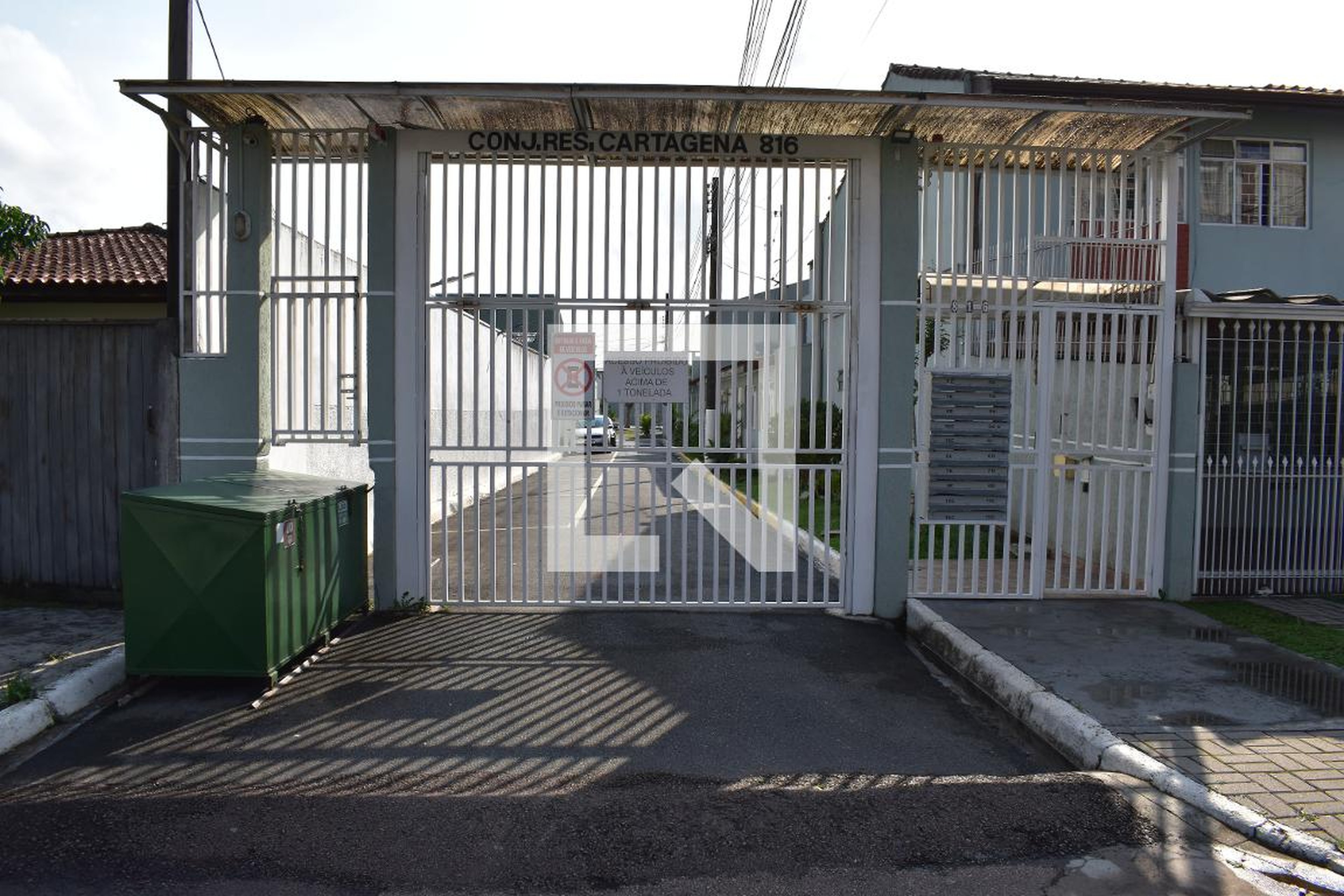 Fachada do condomínio Condomínio em Rua Conde de São João das Duas Barras, 816