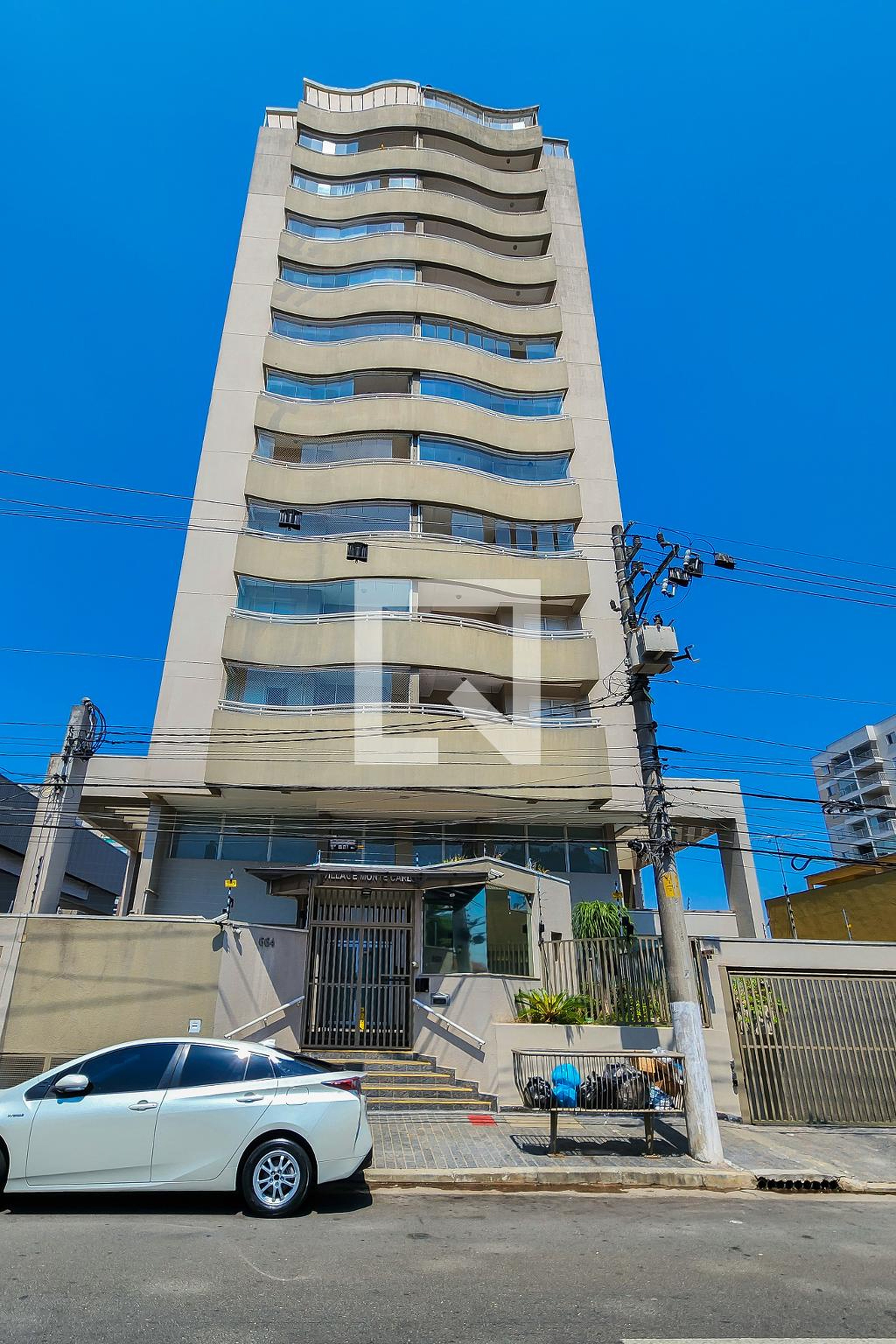 Fachada do Condomínio Condomínio Villagio Monte Carlo