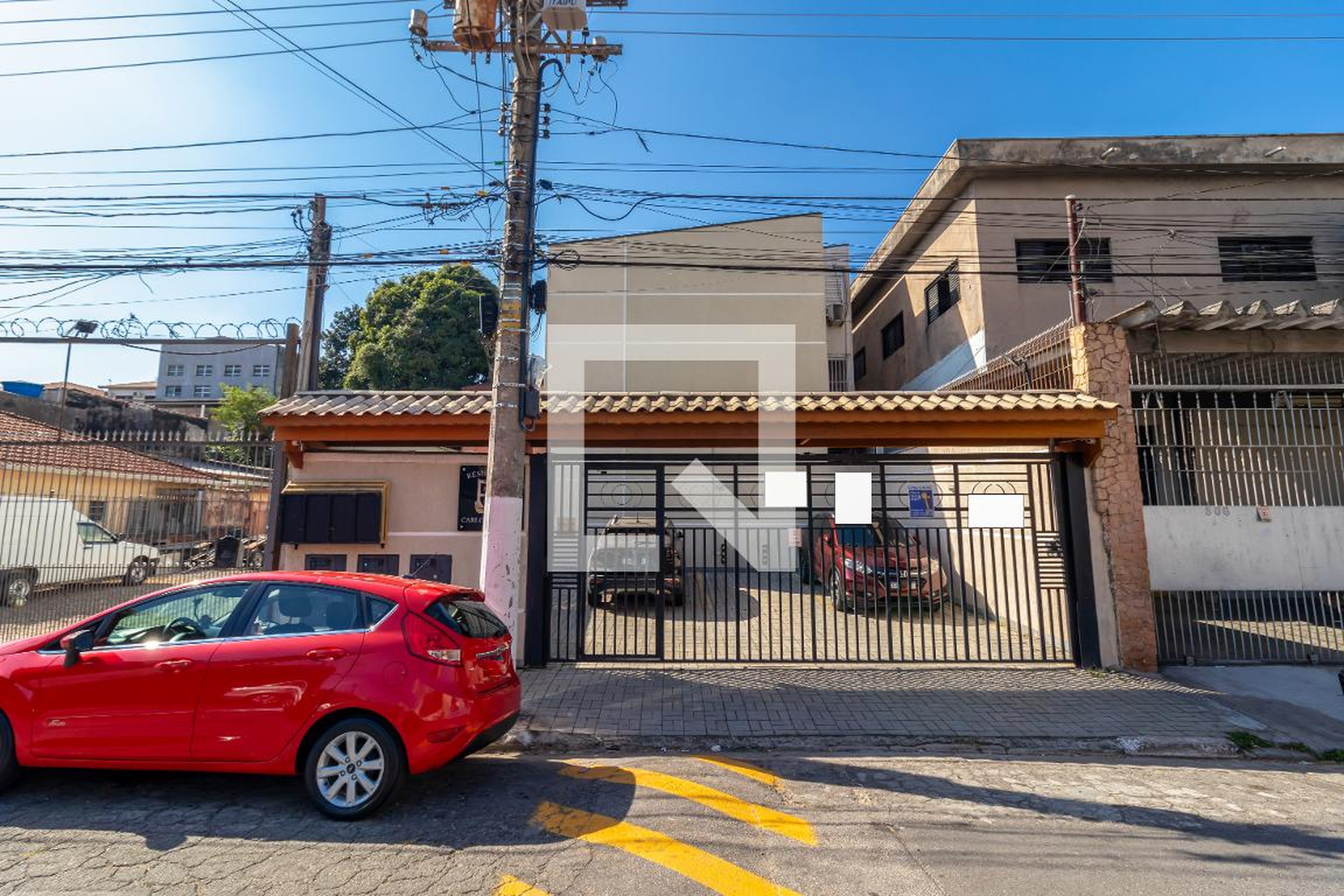 Fachada do Condomínio Condomínio em Rua Carlos Belmiro Correia, 812