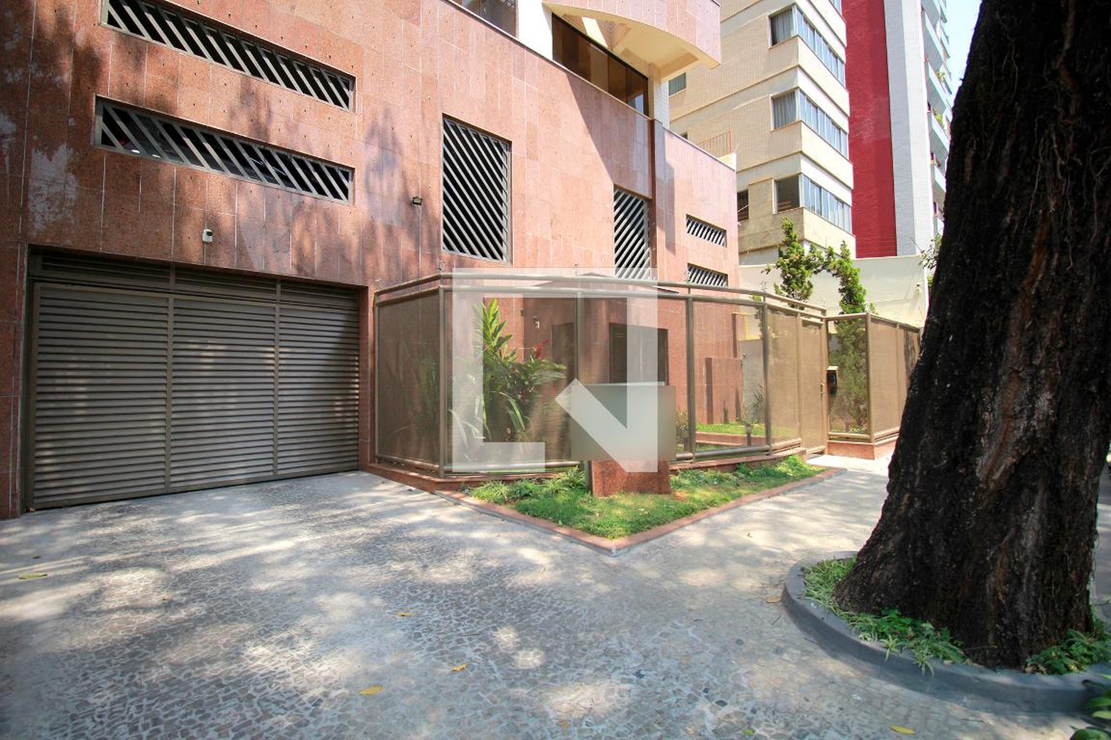 Fachada Condomínio em Rua São Romão, 487