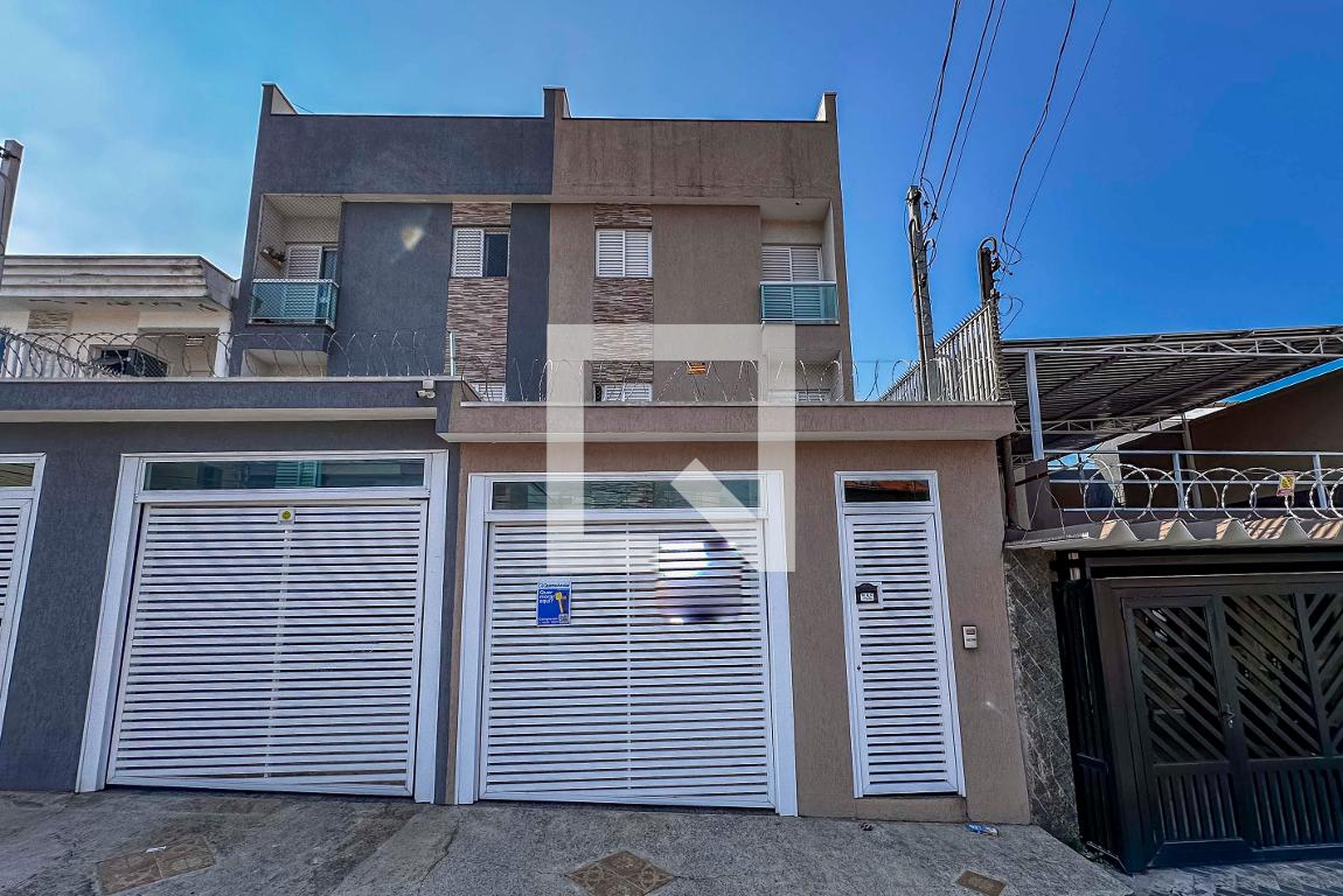 Fachada Condomínio em Rua Okinawa, 101