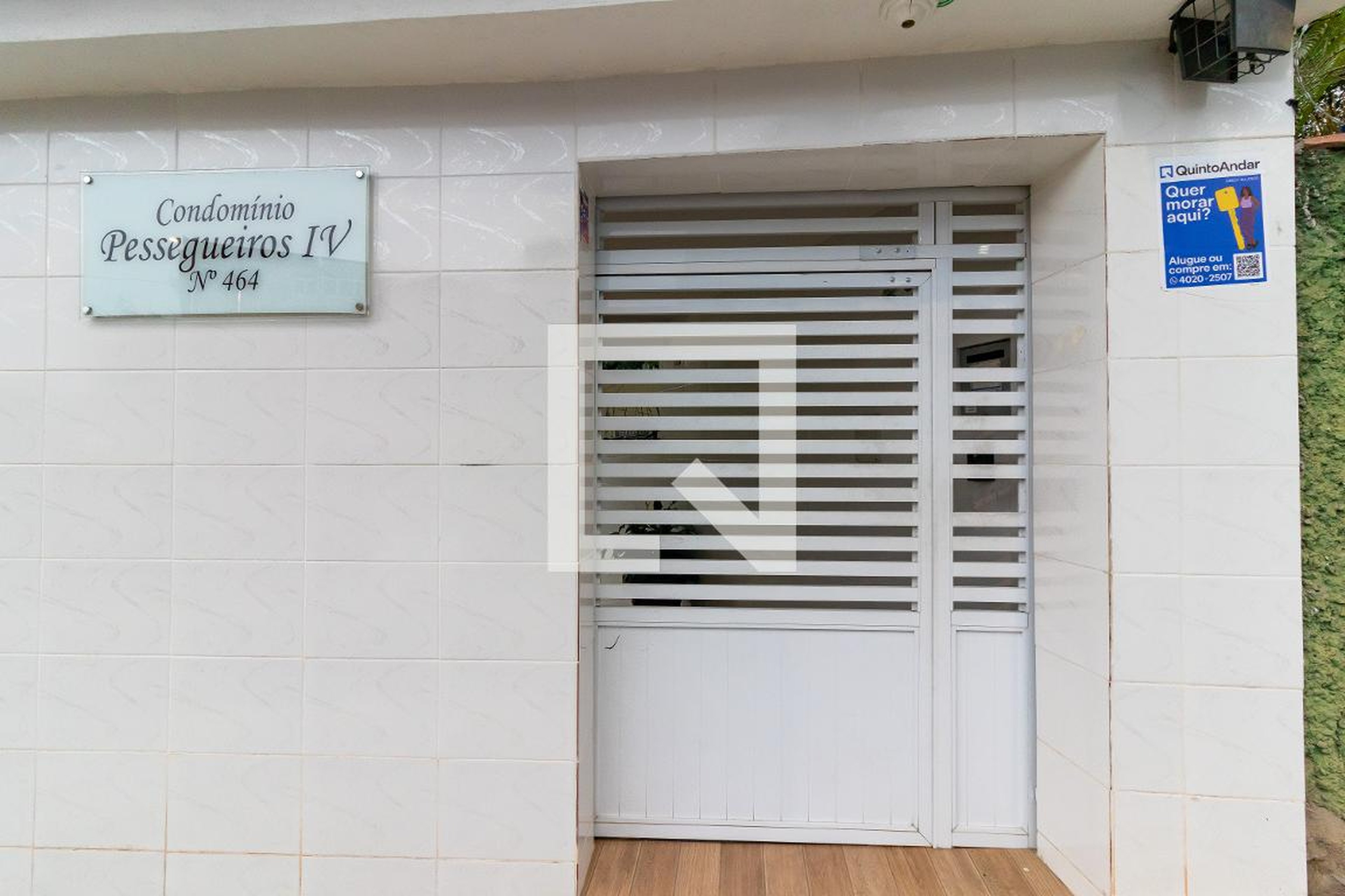 Fachada Condomínio Pessegueiros IV