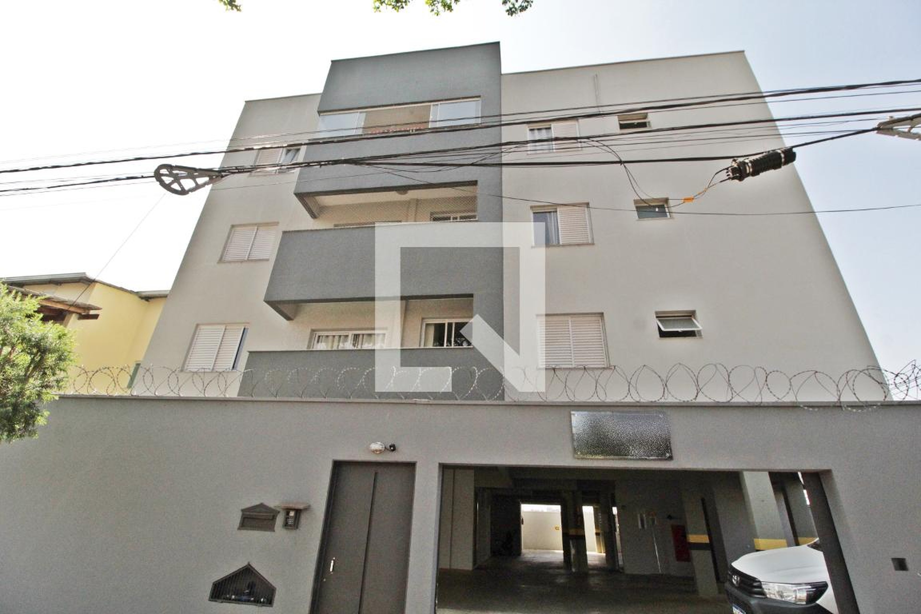 Fachada Condomínio em Avenida Alexi Abrahão, 671