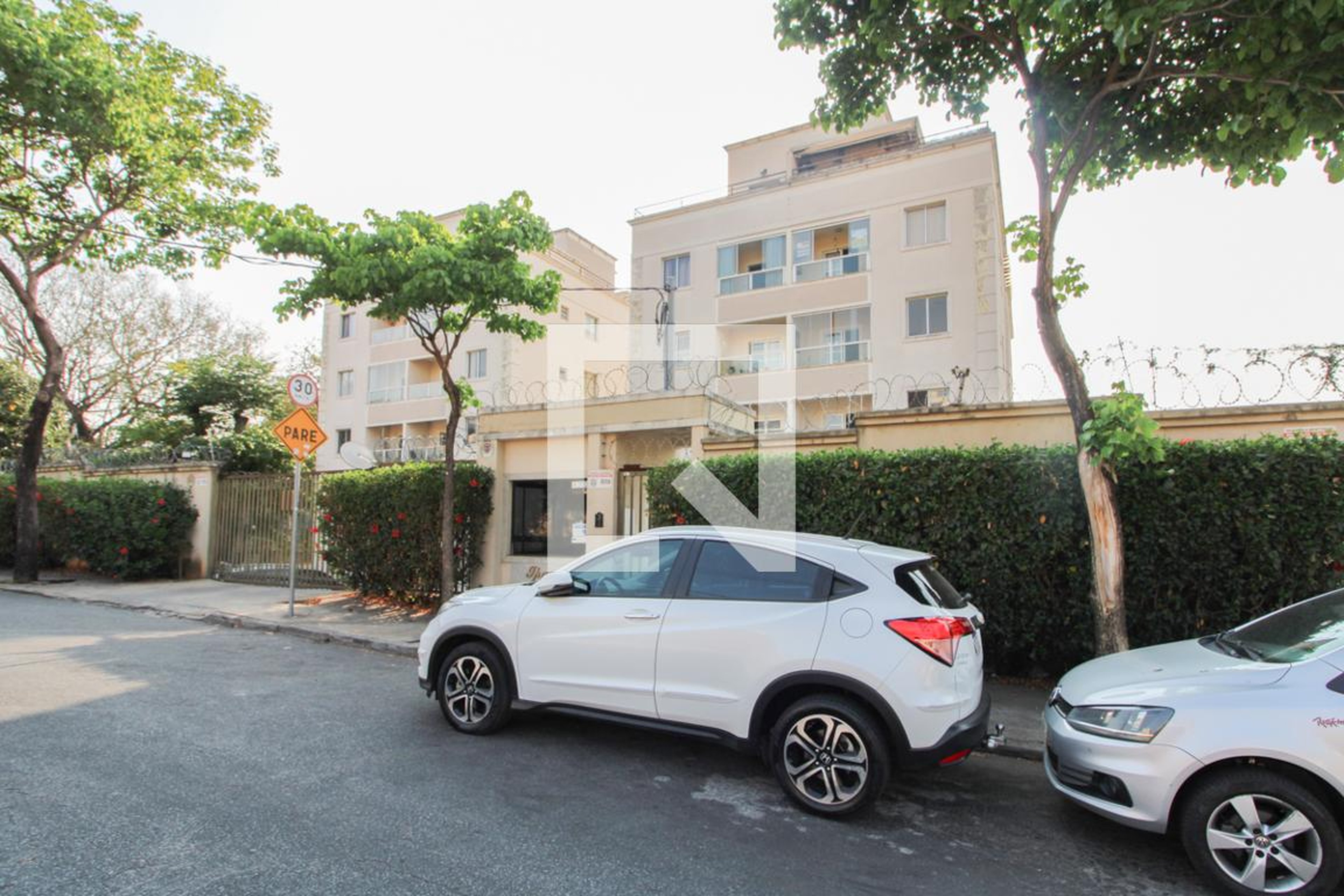 Fachada Condomínio em Rua Expedicionário Célso Raciopi, 900