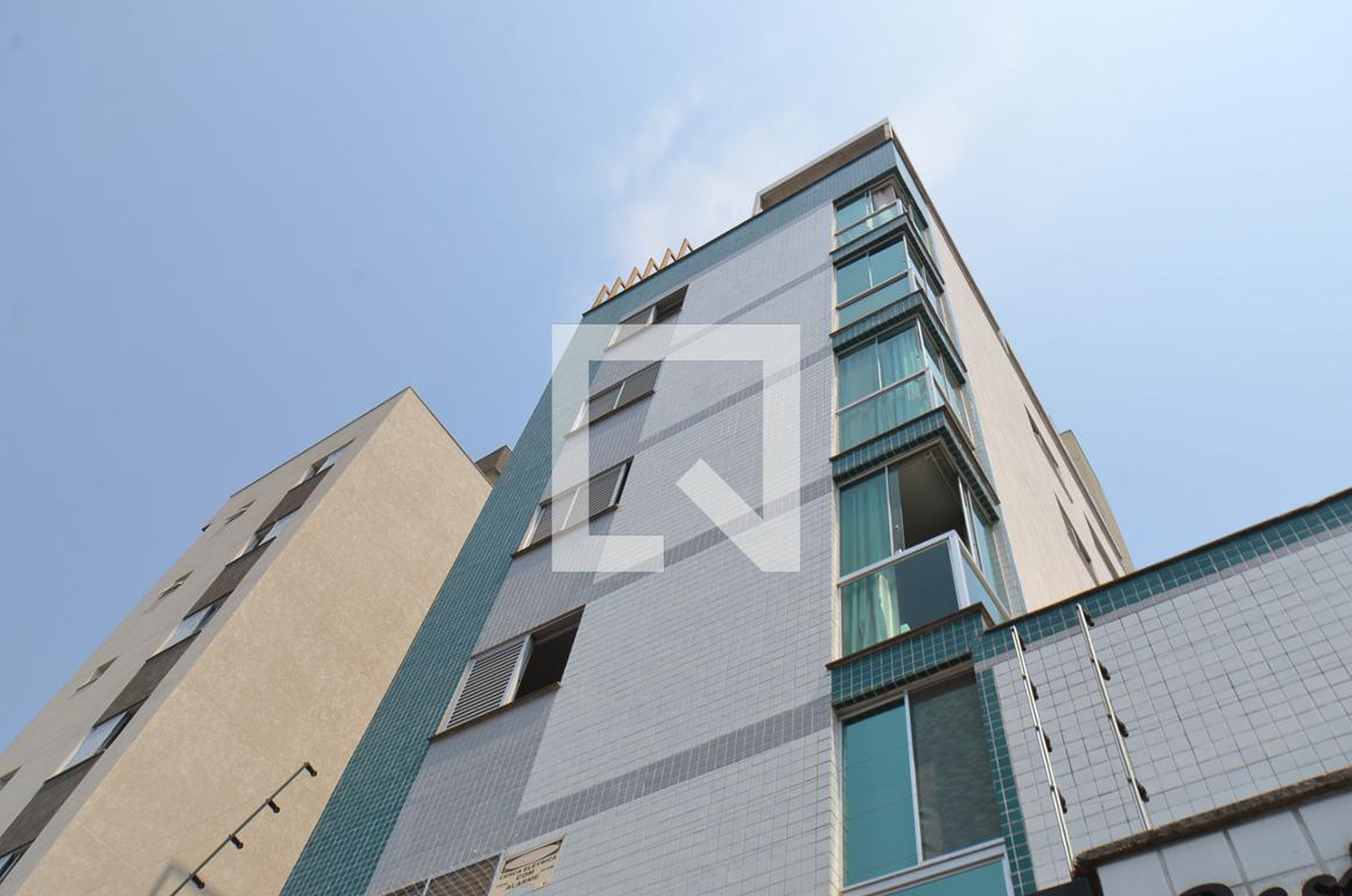 Fachada Condomínio em Rua Olimpus, 463