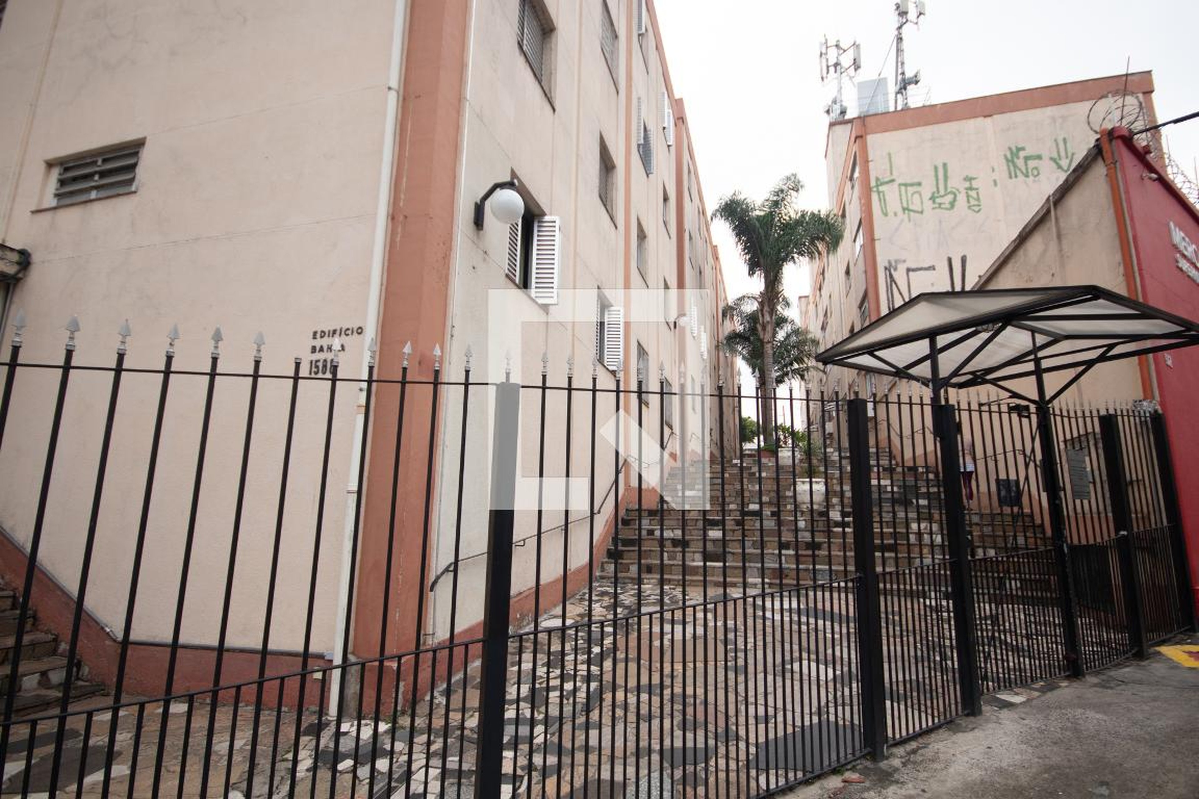 Fachada Condomínio em Rua Arquiteto Serafim Trapé, 20