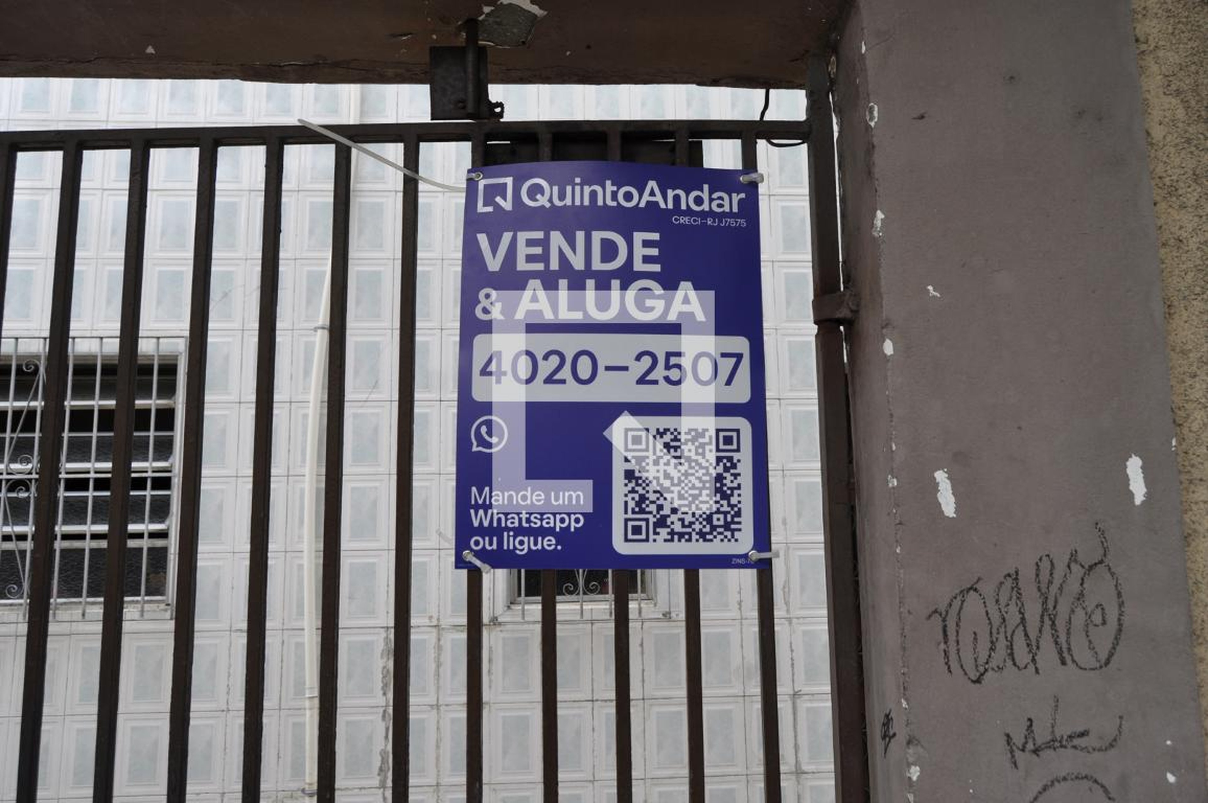 Fachada Condomínio em Rua Monsenhor Jerônimo, 164