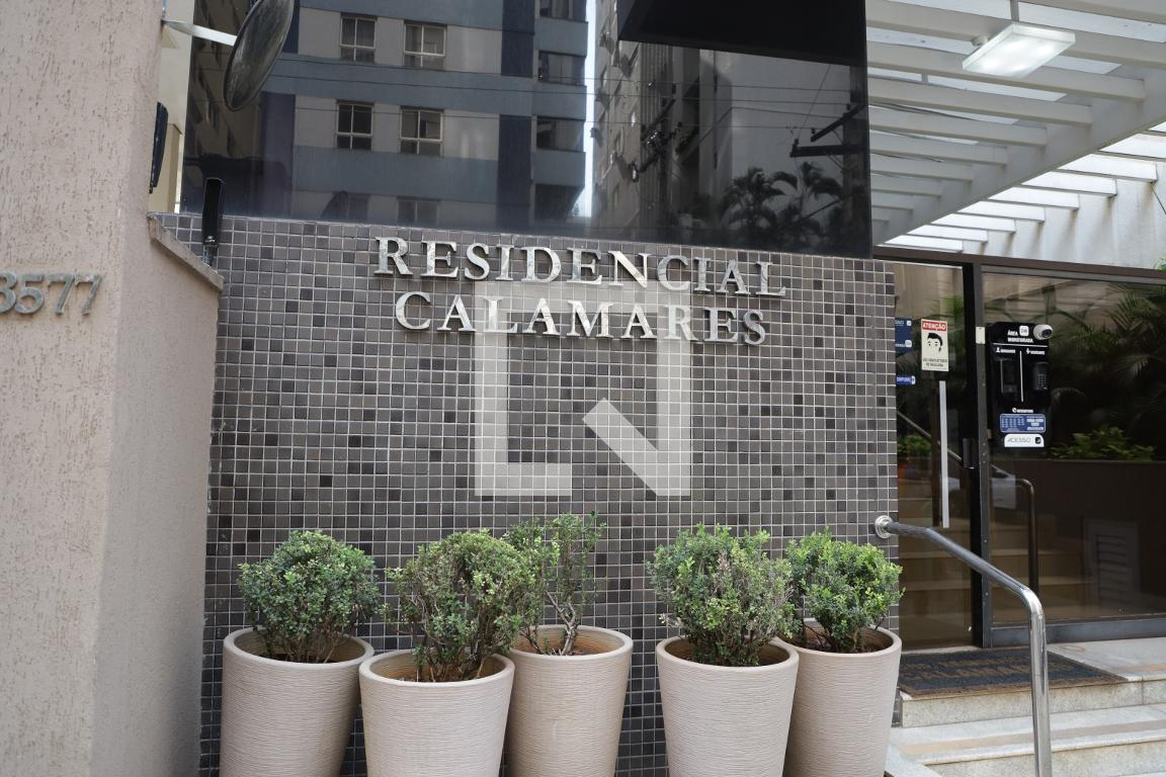 Fachada Residencial Calamares