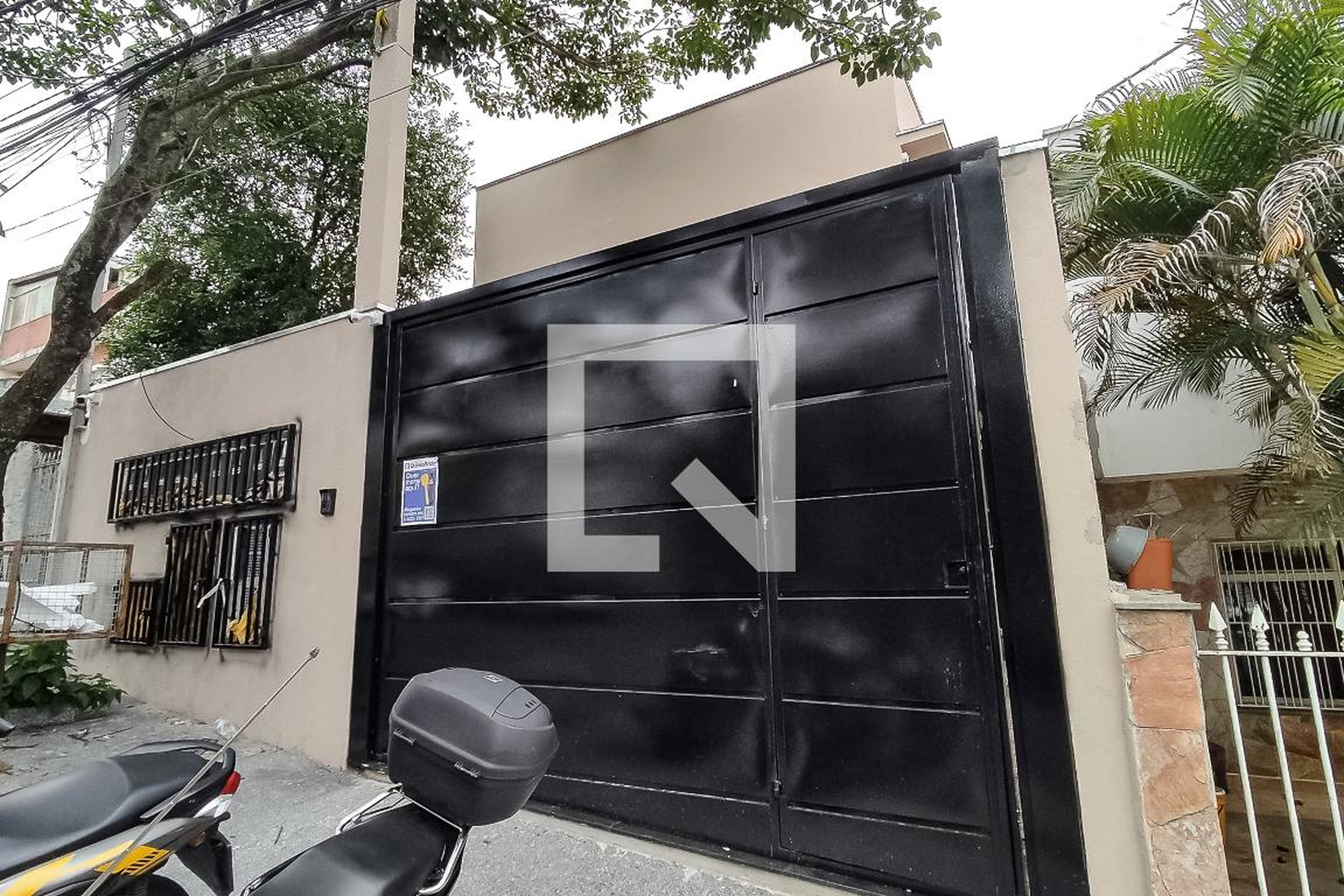 Fachada Condomínio em Rua Professor João Ortale, 85