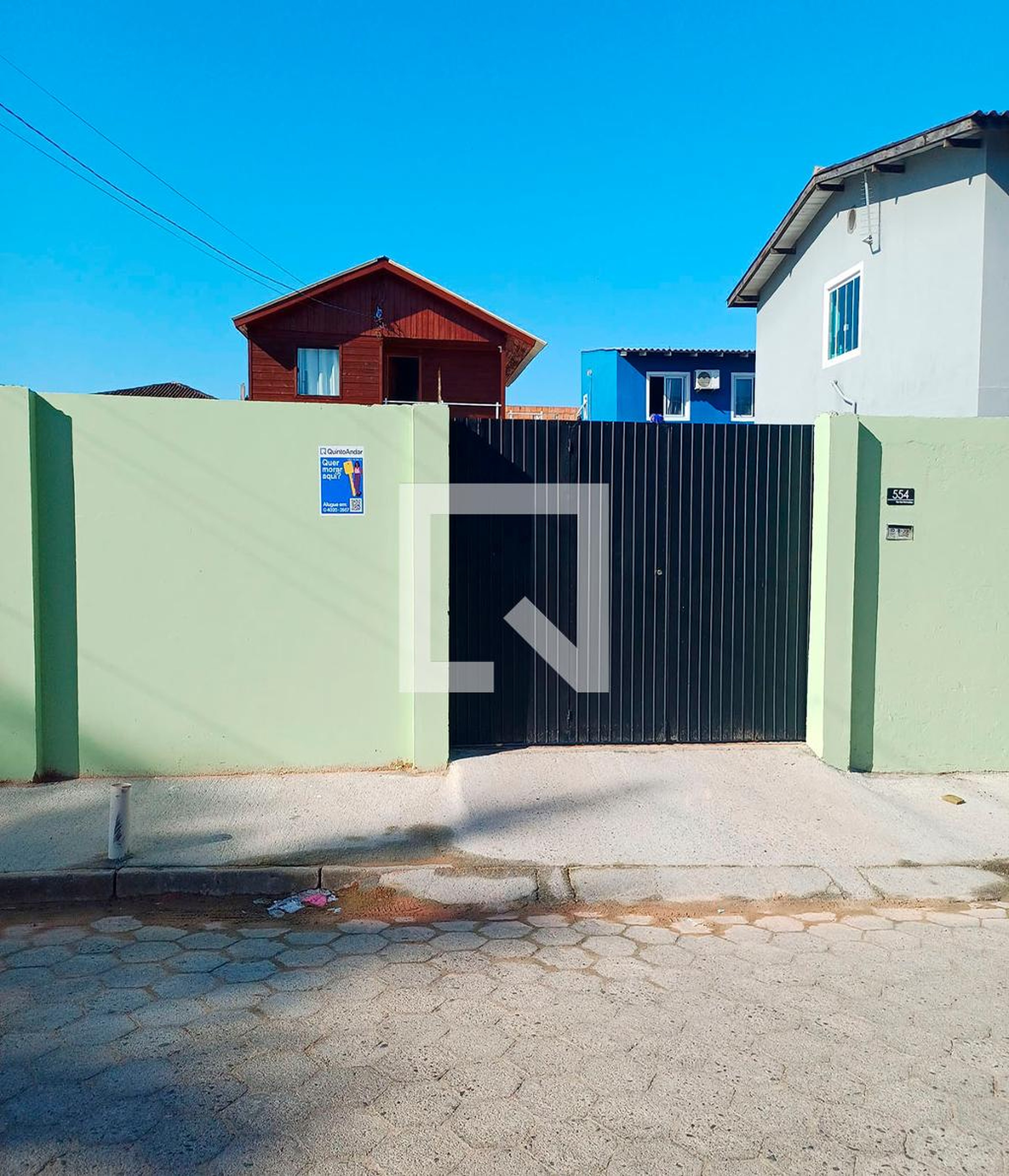 Fachada Condomínio em Rua das Esmeraldas, 554