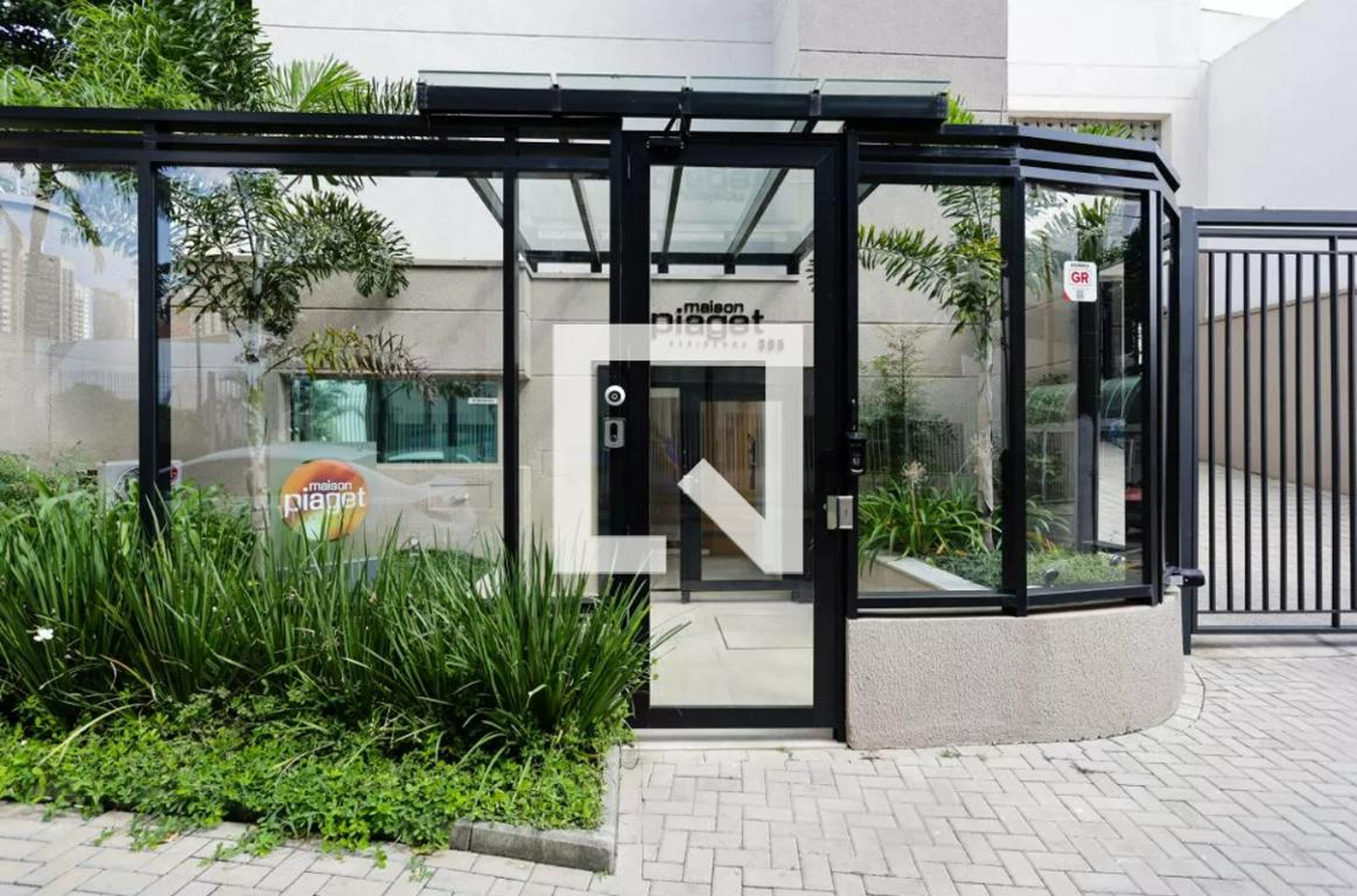 Fachada Condomínio Maison Piaget Residencial