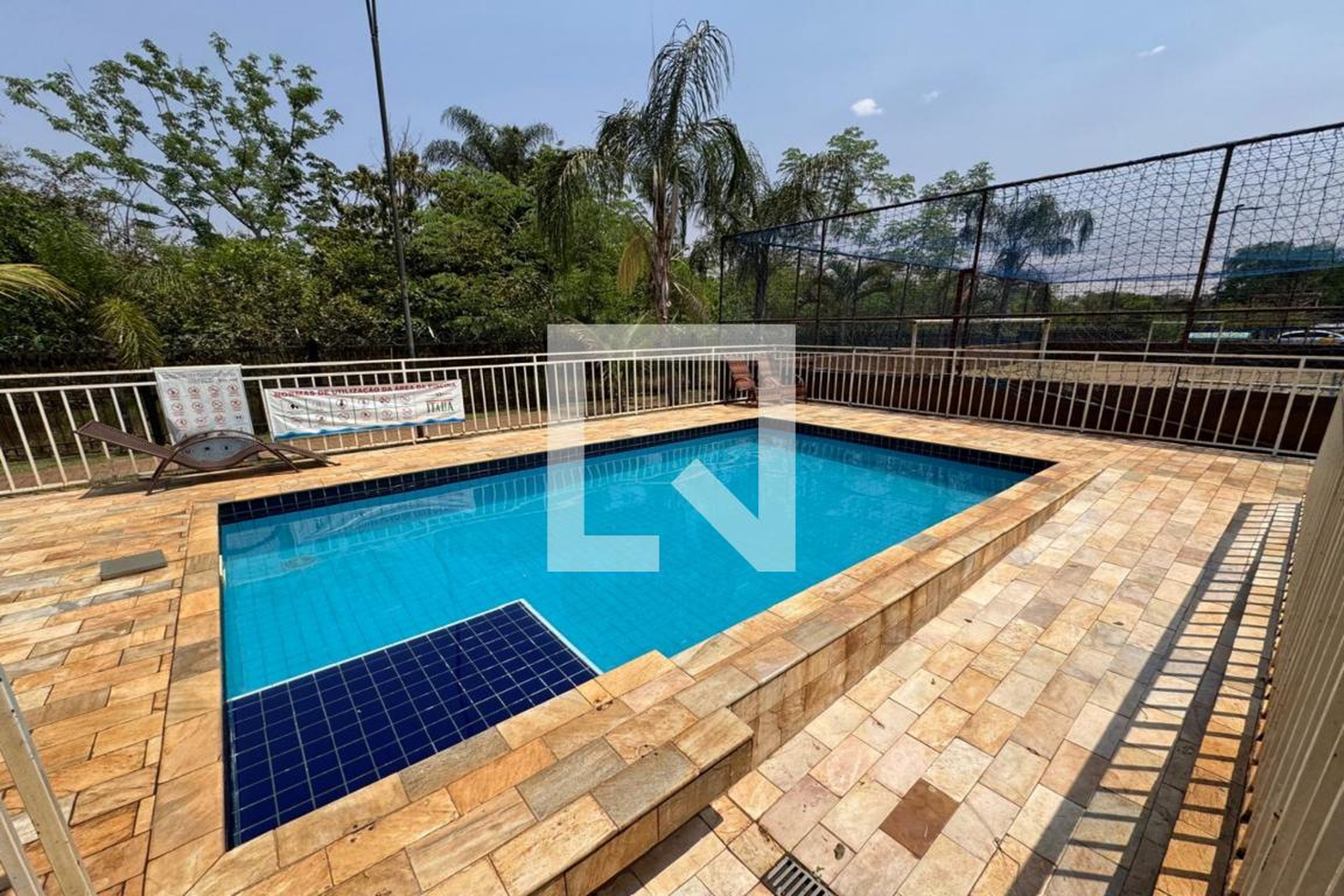 Piscina - Lar Italia