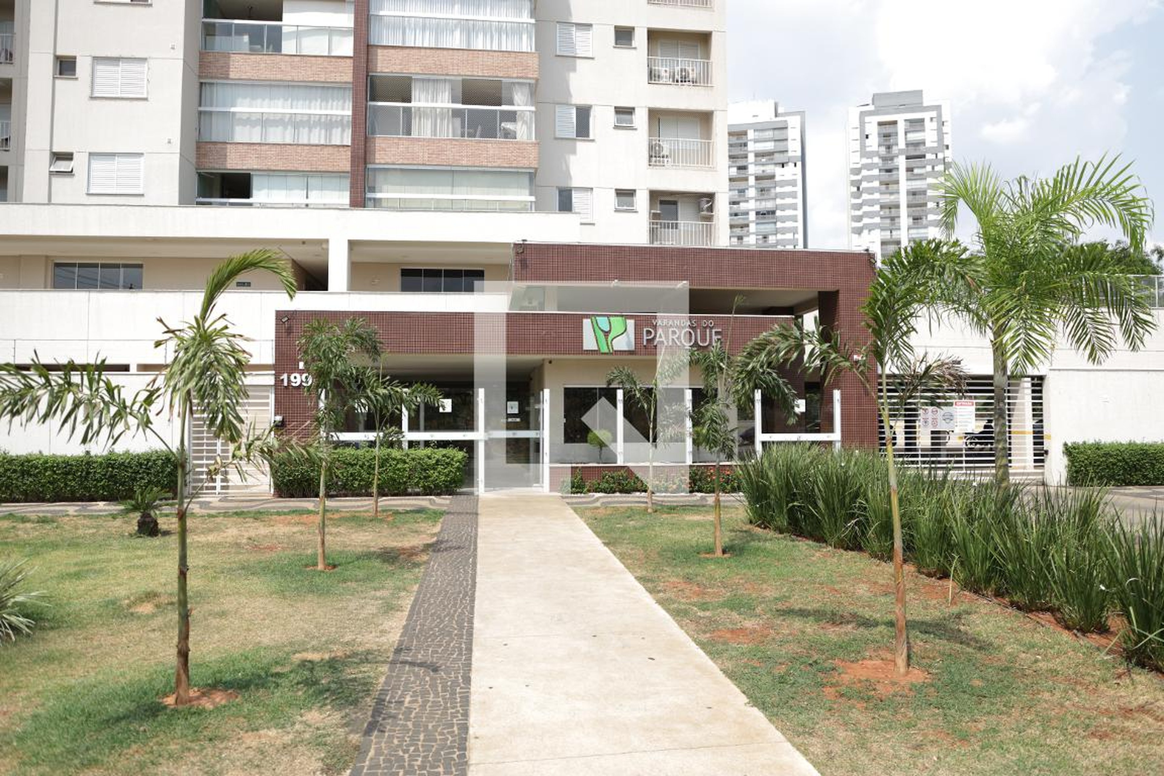 Fachada Condomínio Varanda do Parque