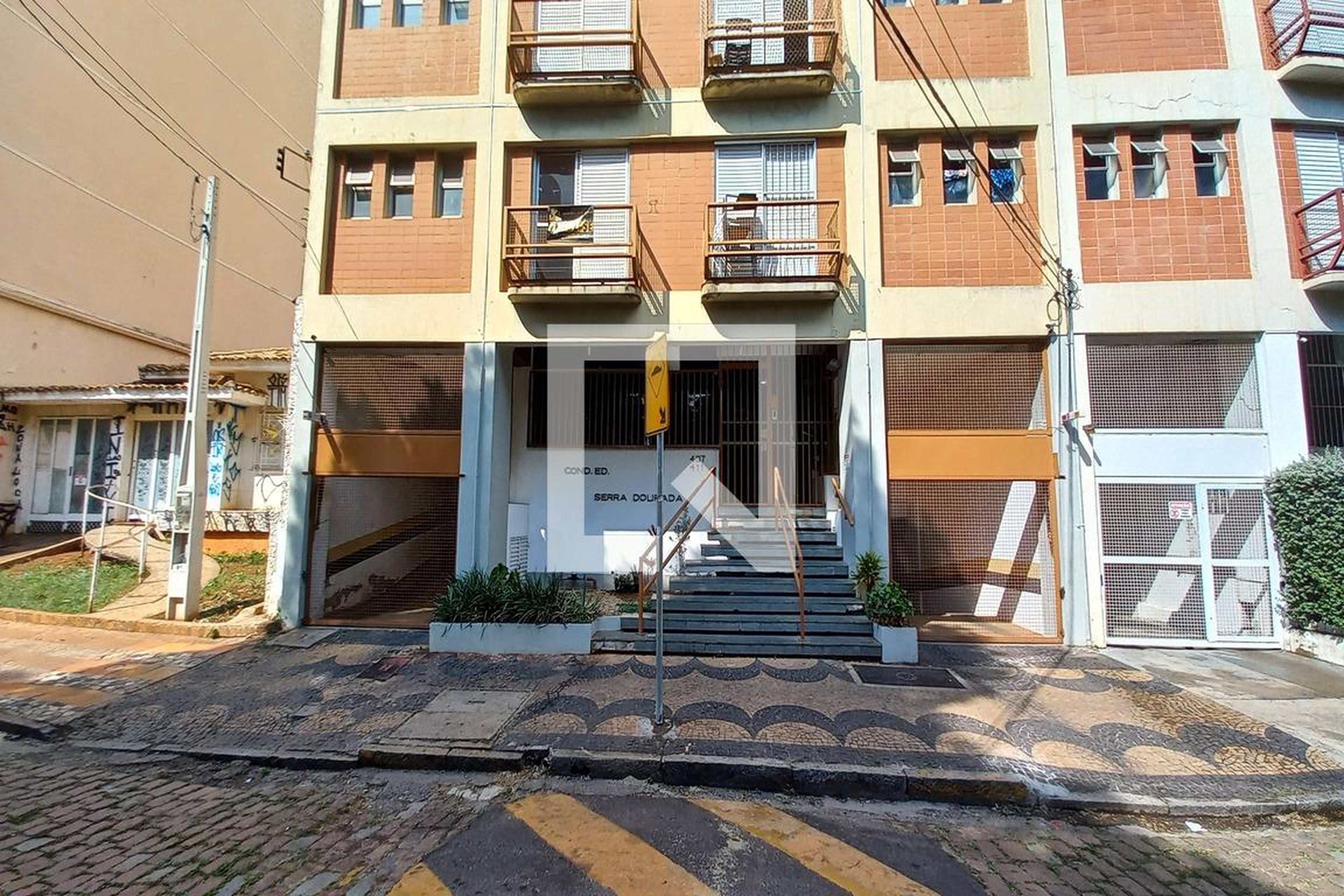 Fachada do Prédio Condomínio em Rua Culto à Ciência, 407