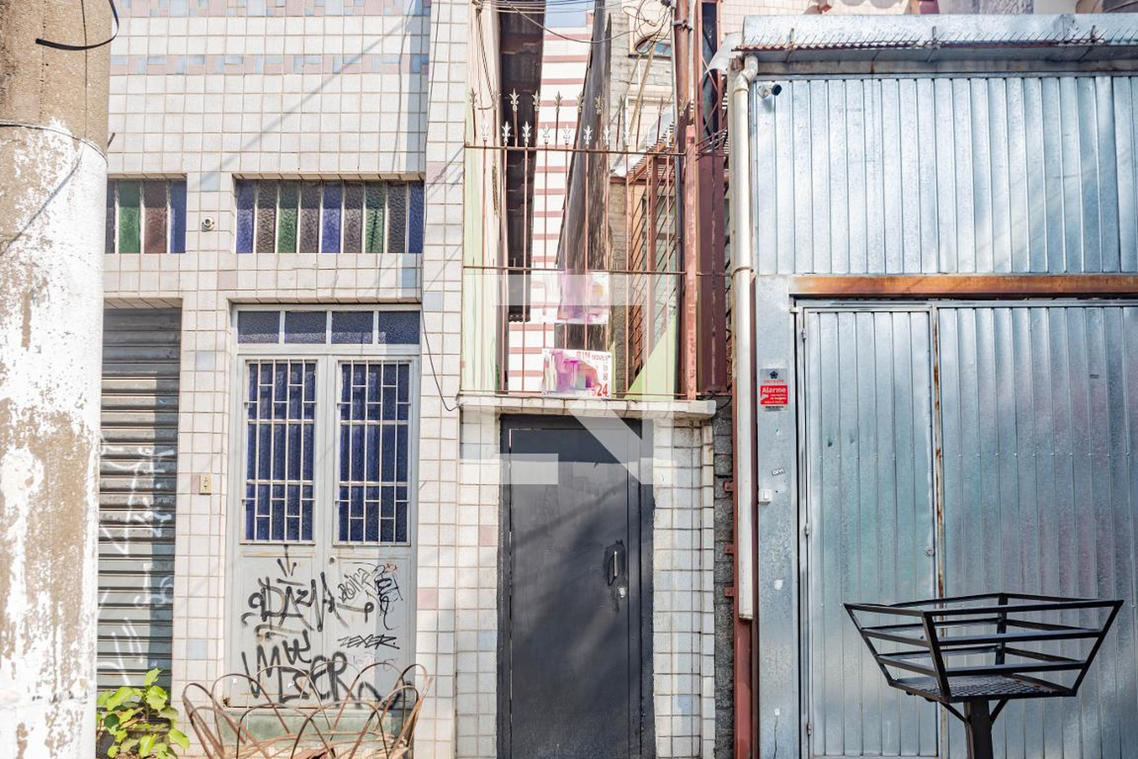 Fachada Condomínio em Rua Augusto de Toledo, 144