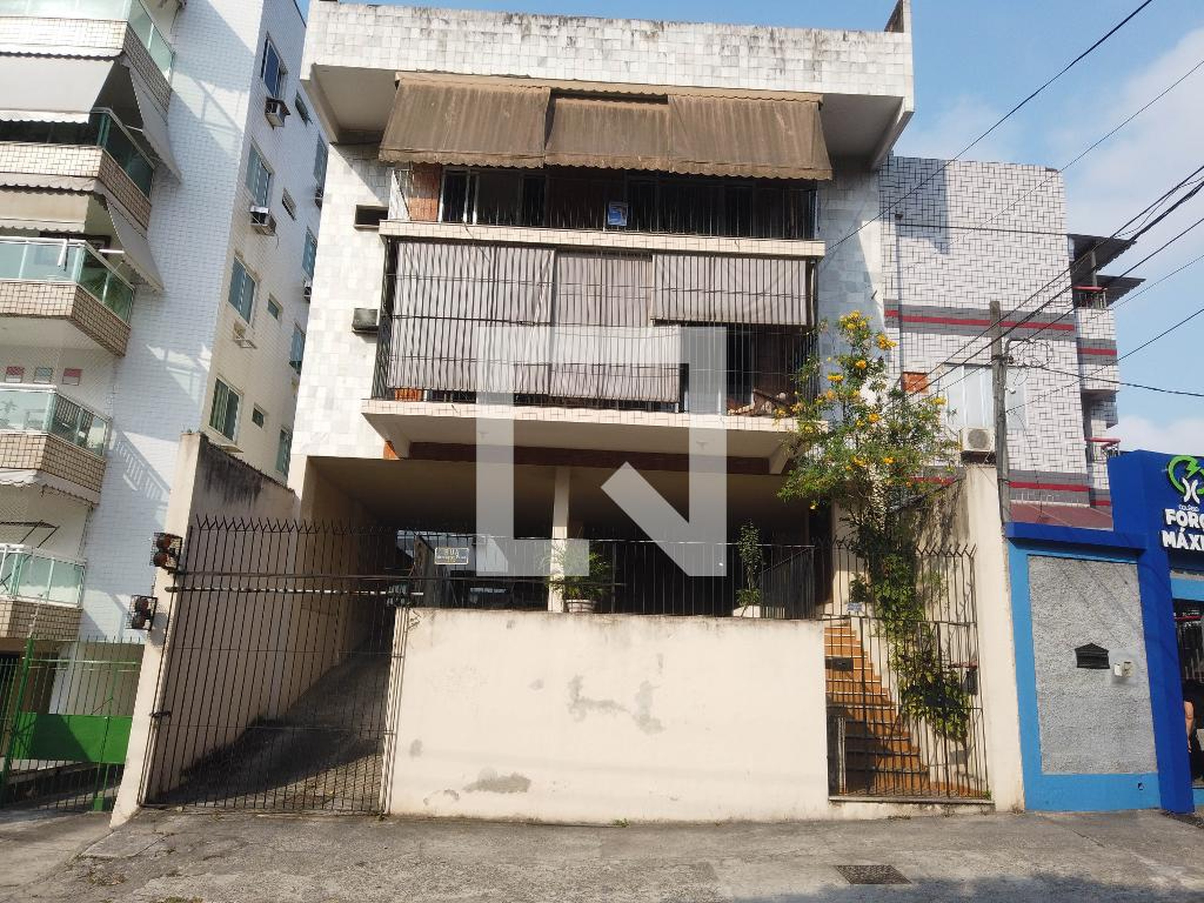 Fachada Condomínio em Rua Alexandre Ramos, 333