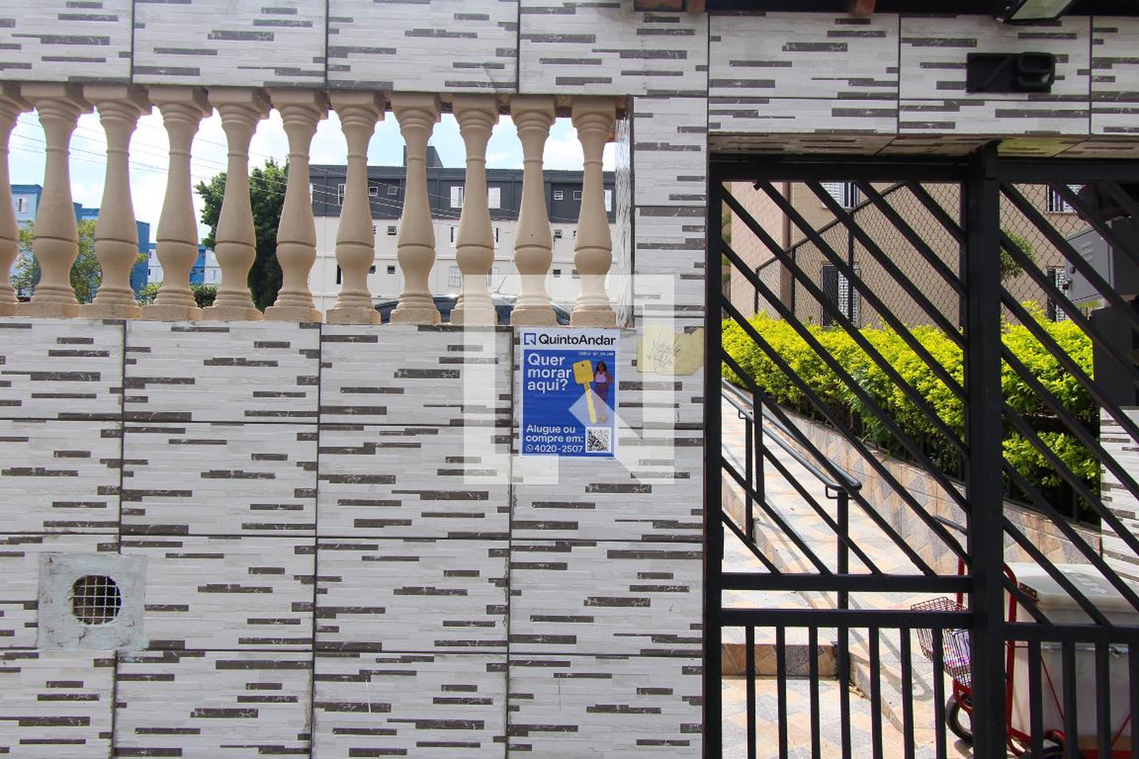 Fachada Condomínio em Rua Teodoro Riccio, 79