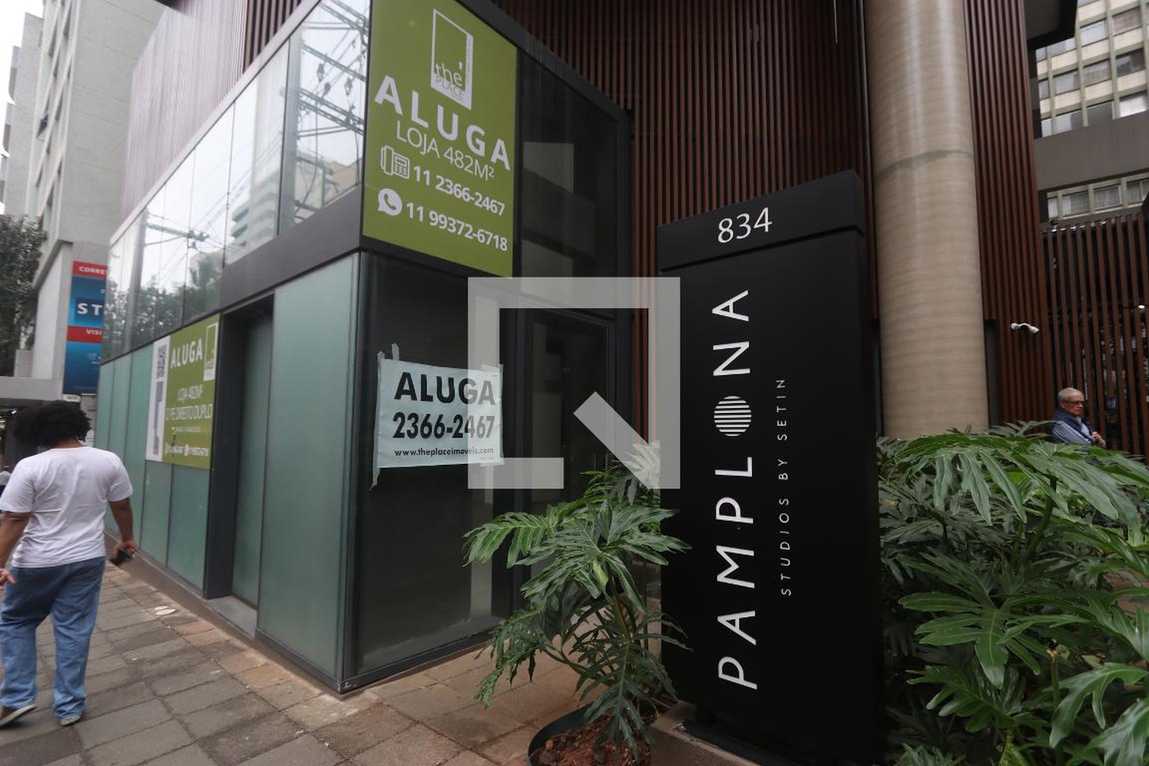 Fachada do Prédio Condomínio em Rua Pamplona, 843