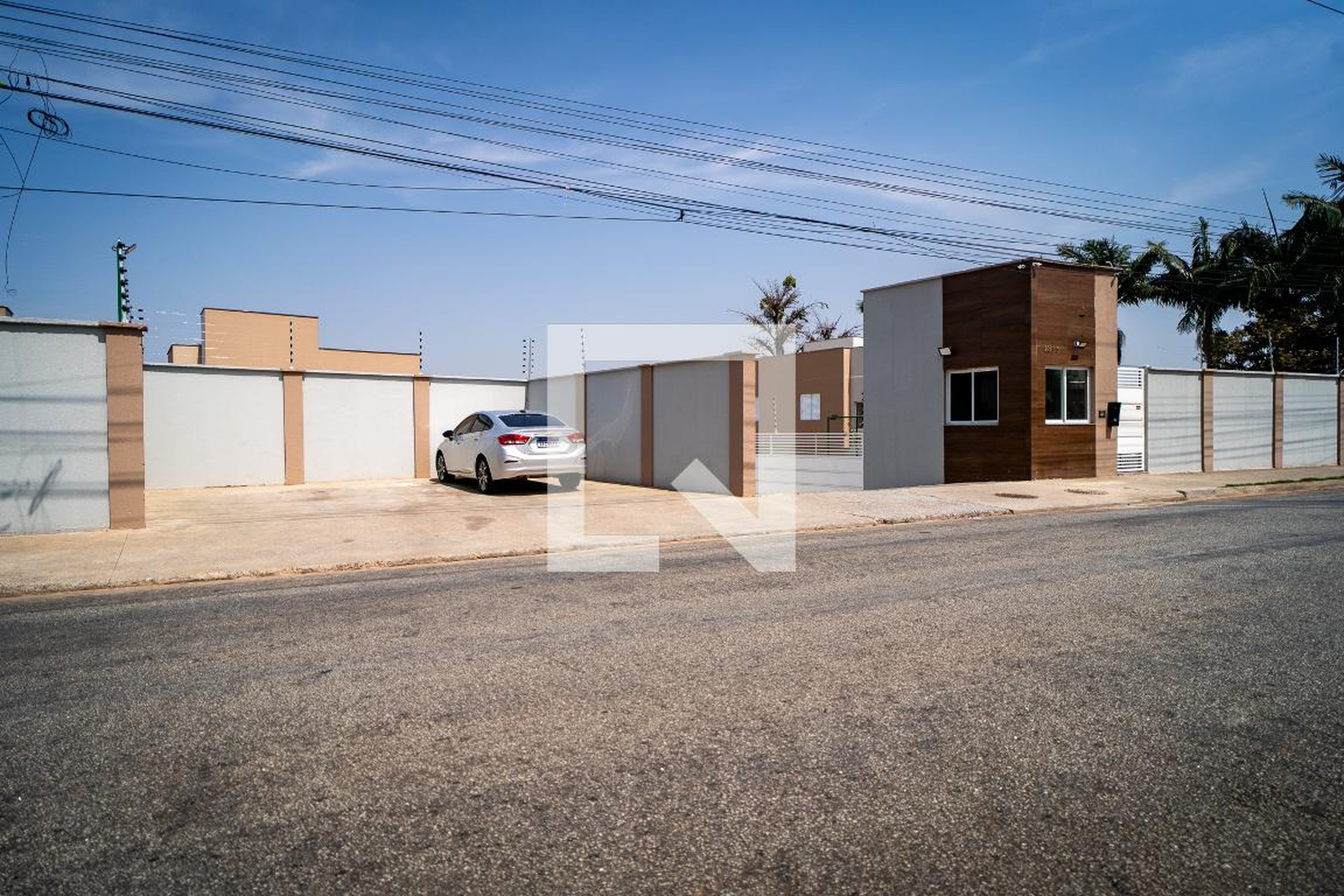 Fachada Condomínio em Rua Comendador Vicente Amaral, 1815