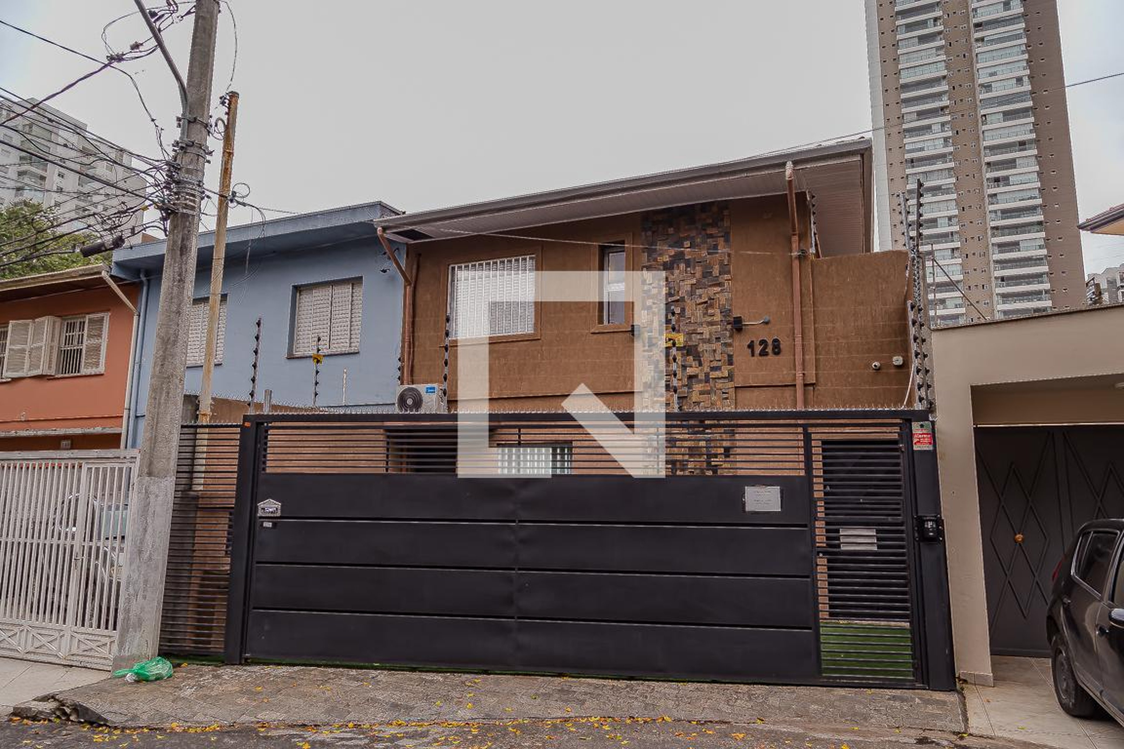 Fachada Condomínio em Rua Doutor Nélson Líbero, 128