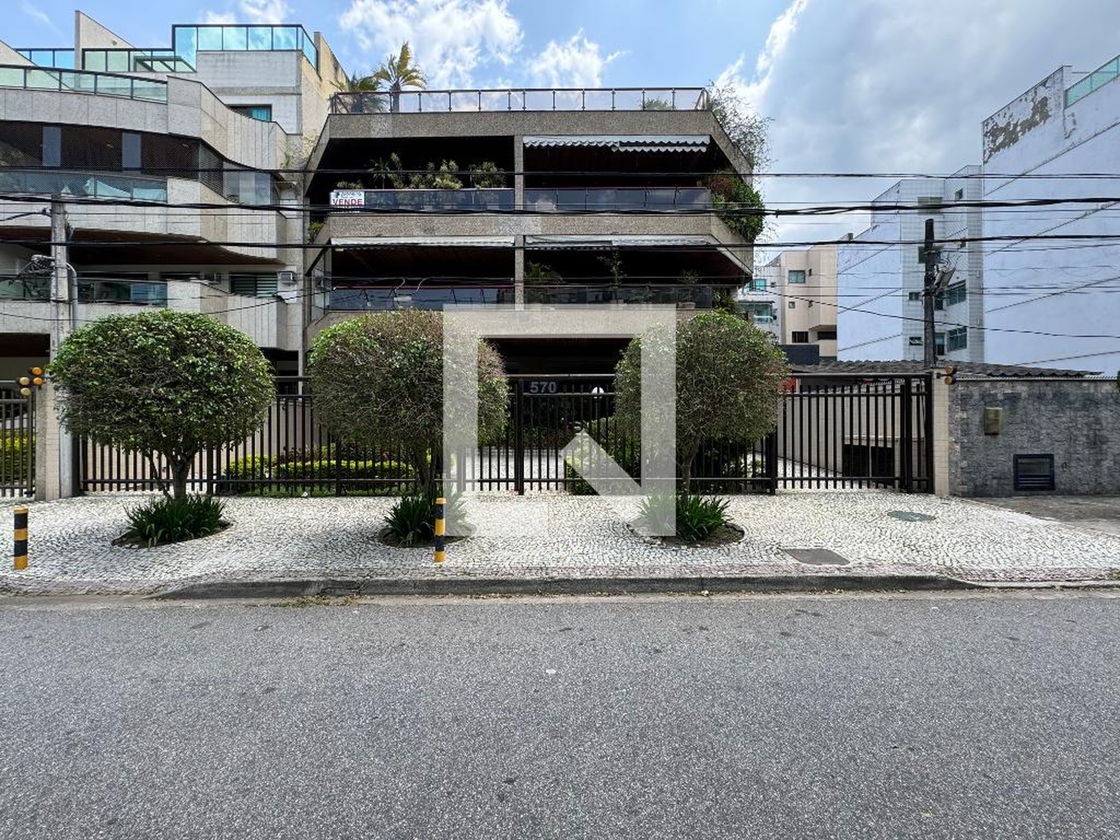 Fachada Condomínio em Rua Raul da Cunha Ribeiro, 570